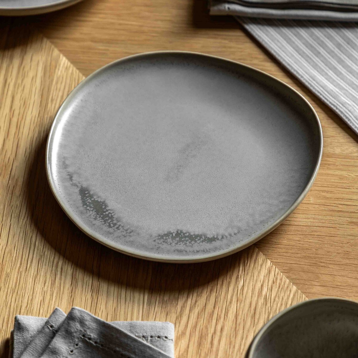 Set of 4 Pebble Glaze Side Plates dove grey, ÉDITÉ