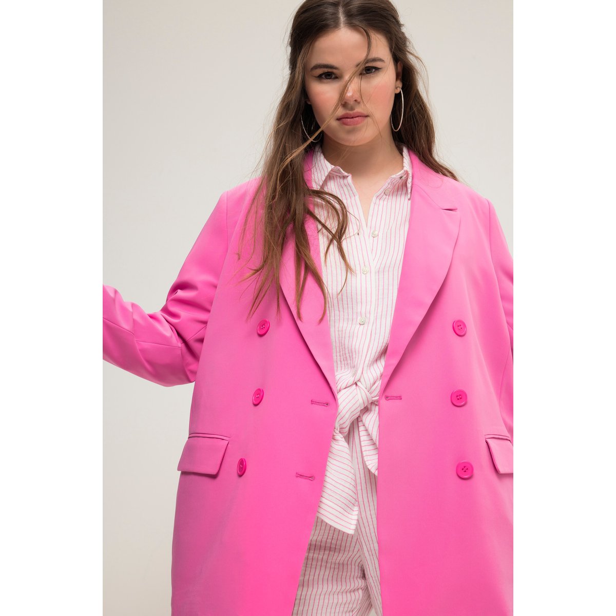 Blazer coupe Loose Fit. Double rangée de rose pâle, STUDIO UNTOLD