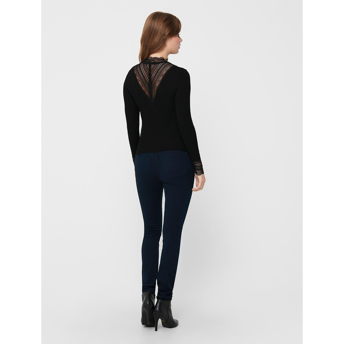 Tshirt manches longues, col en dentelle noir, ONLY