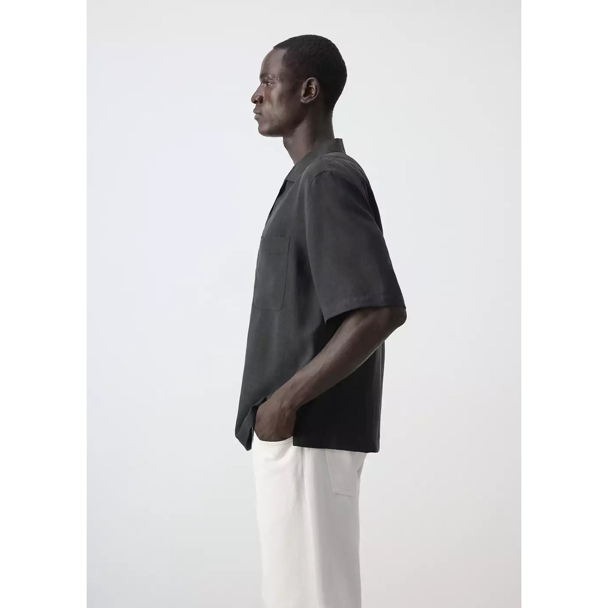 Chemise en mélange de modal avec poche noir, MANGO MAN