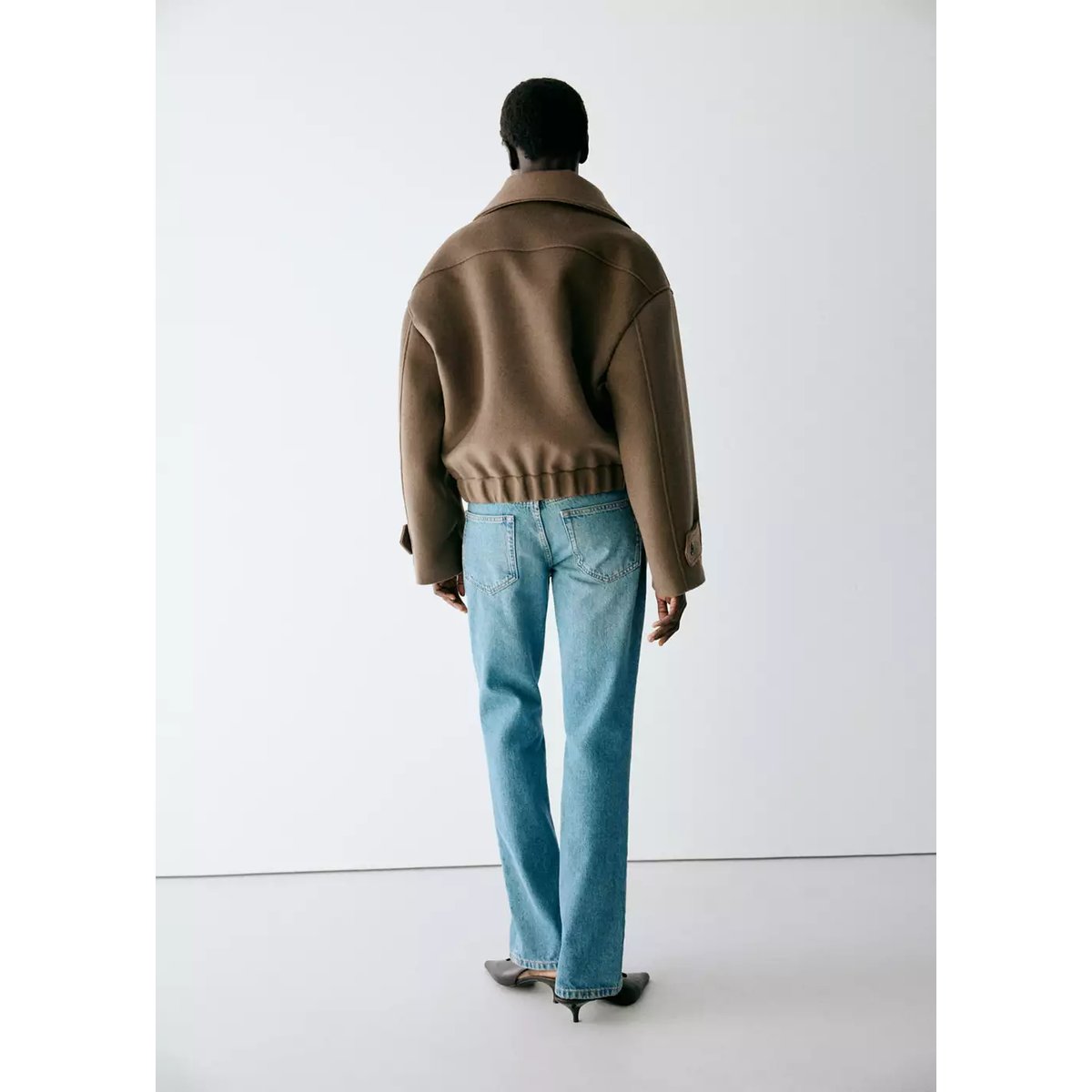 Veste à col montant avec fermeture éclair marron moyen, MANGO