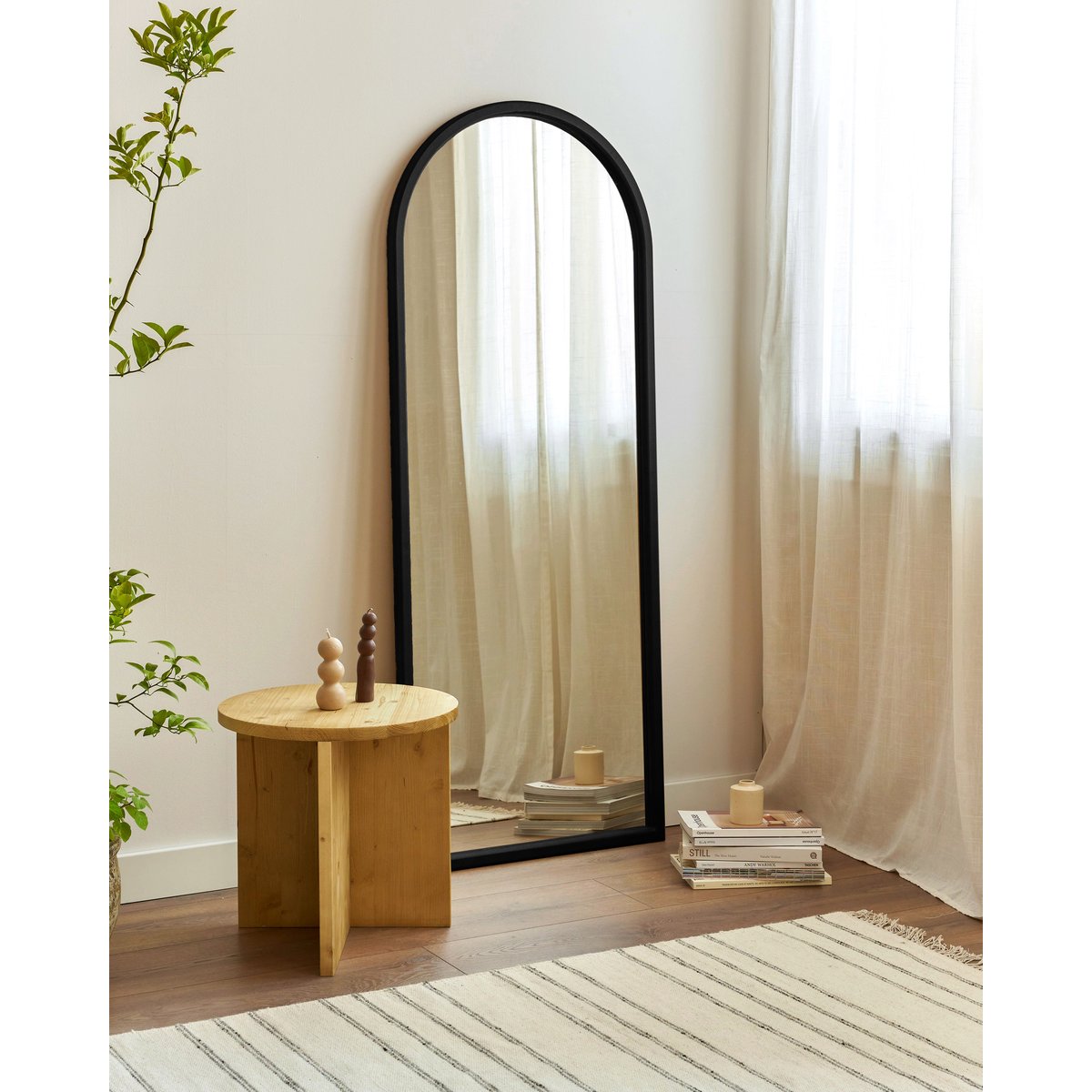 Miroir sur pied arqué noir - KATIA v002228, HANNUN