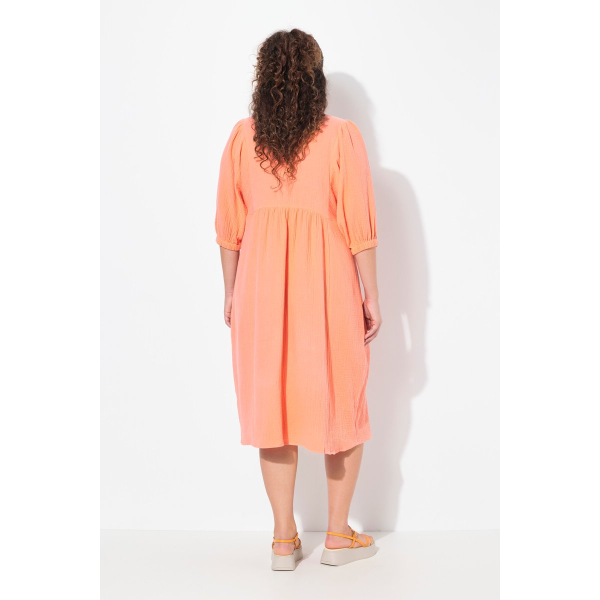 Robe midi en mousseline. Manches courtes corail, ULLA POPKEN