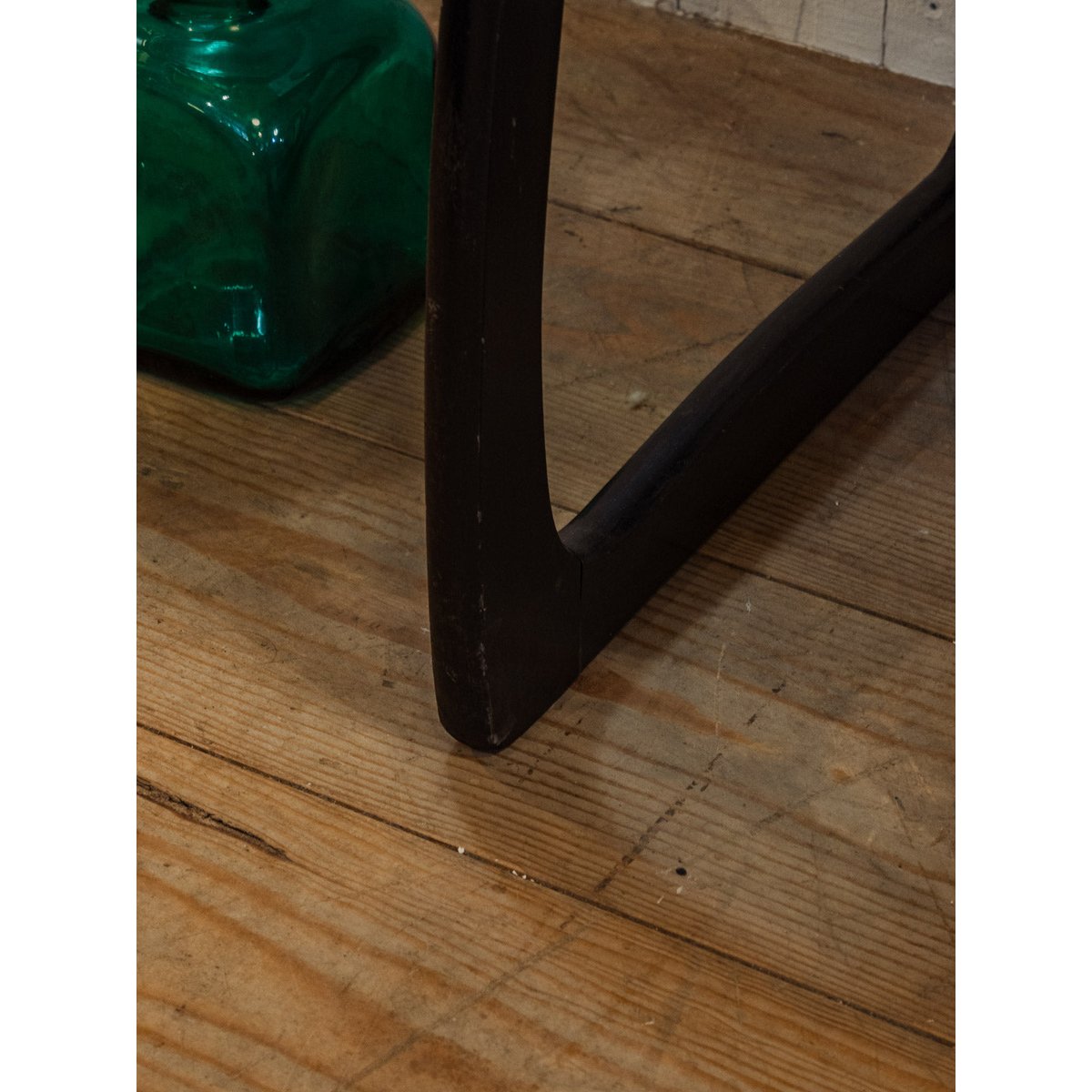 Paire de chaises en bois et tissu Alma N°1693 - Bon état bleu clair, DEBONGOUT