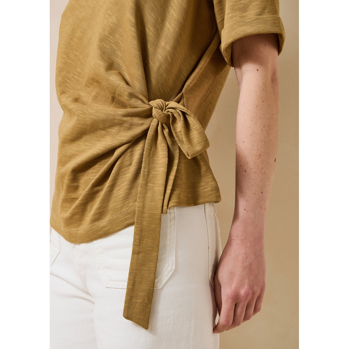T-shirt manches courtes en coton curry, LA FEE MARABOUTEE