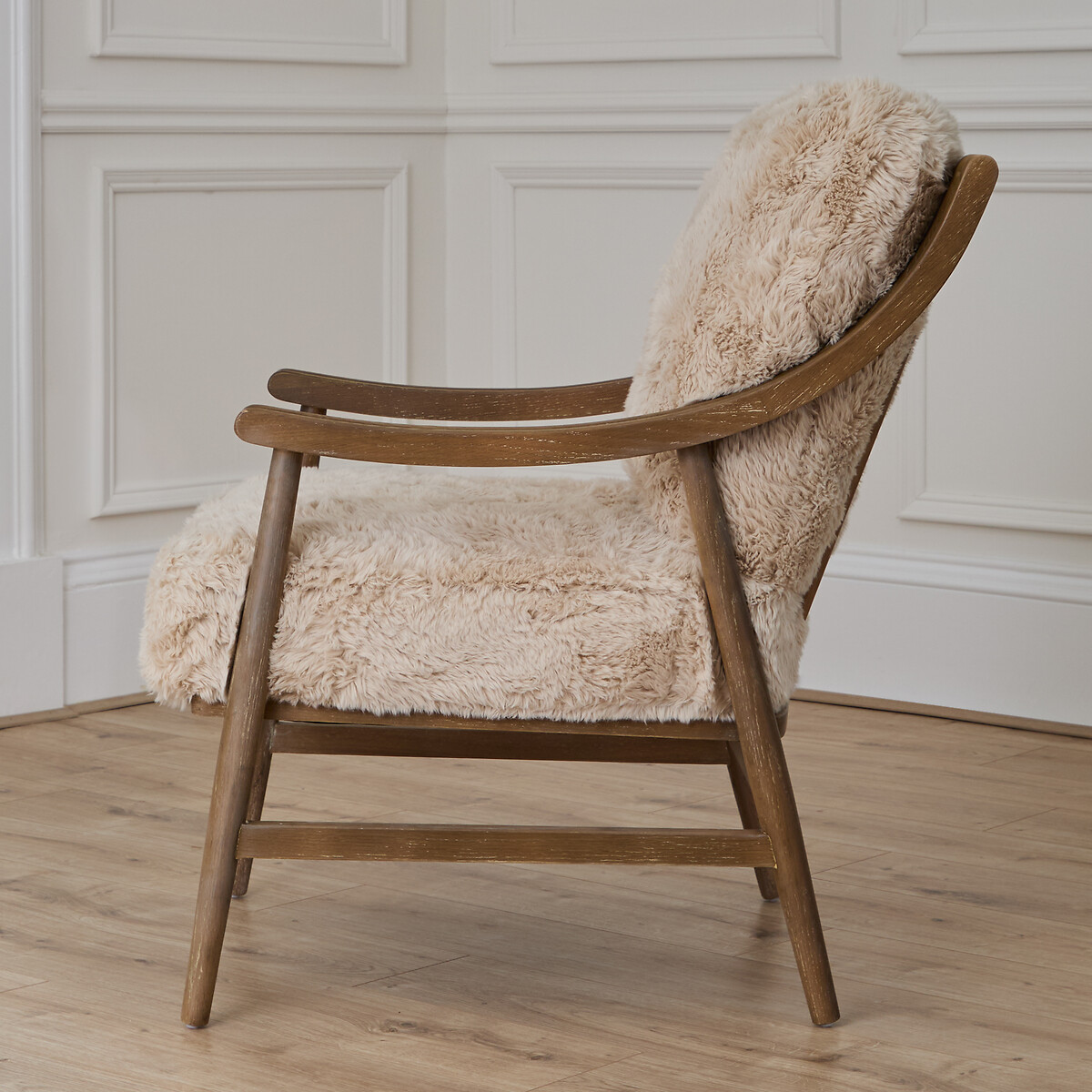 Struan Mid-Century Faux Fur Armchair with Solid Oak Frame natural, VOYAGE MAISON