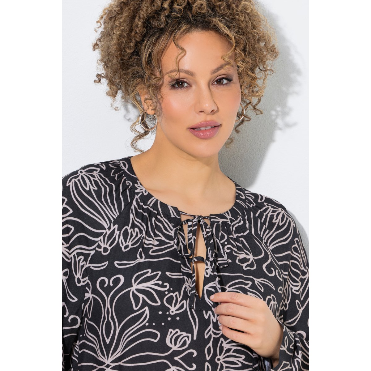 Blouse à fleurs noir, ULLA POPKEN