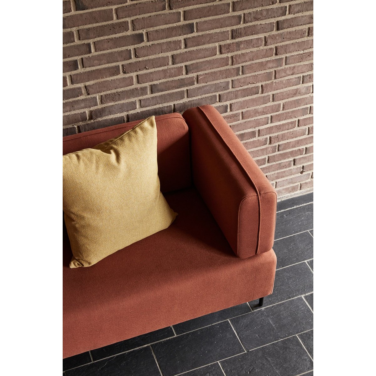 Coussin en polyester POPPY jaune, HUBSCH