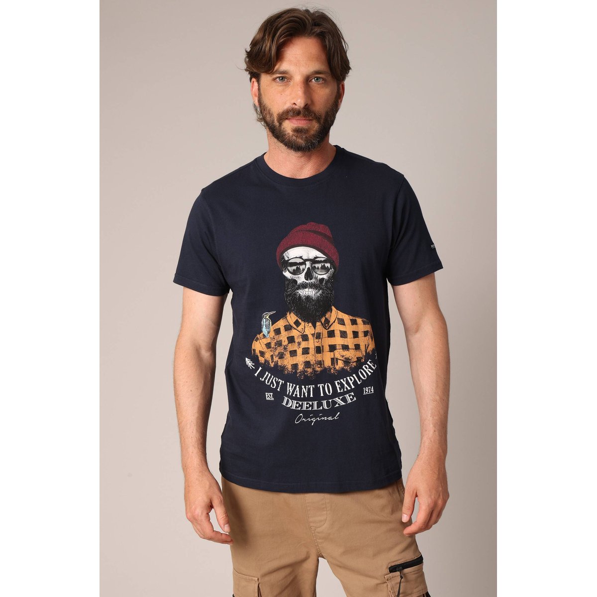T-shirt en coton avec imprimé hipster barbu et le message « je veux juste explorer ». TELLSON navy, DEELUXE