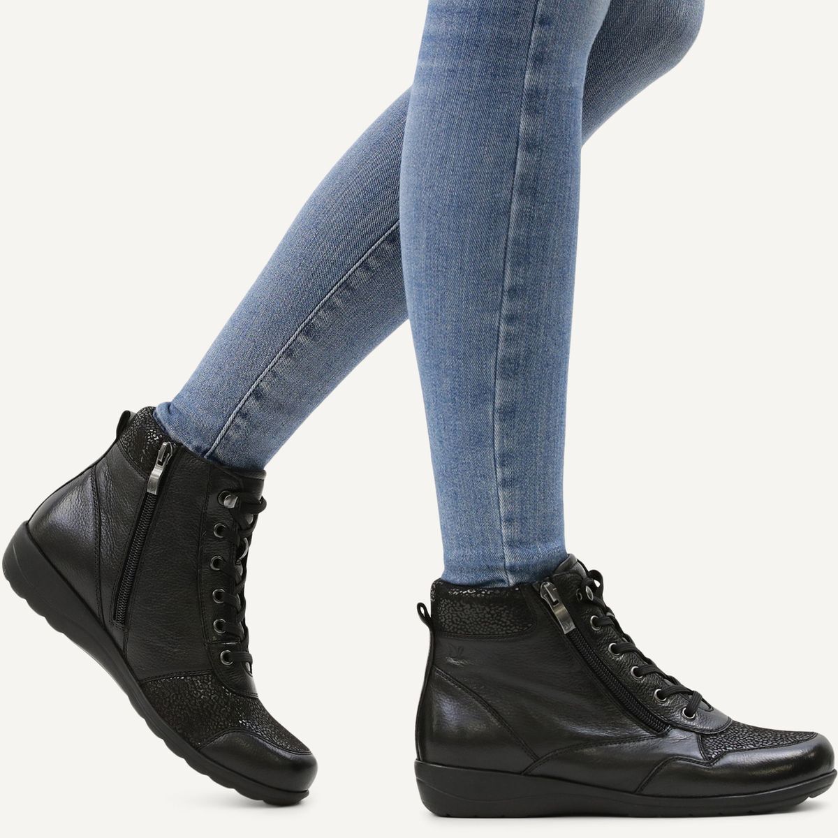 Bottine en cuir noir zèbre, CAPRICE