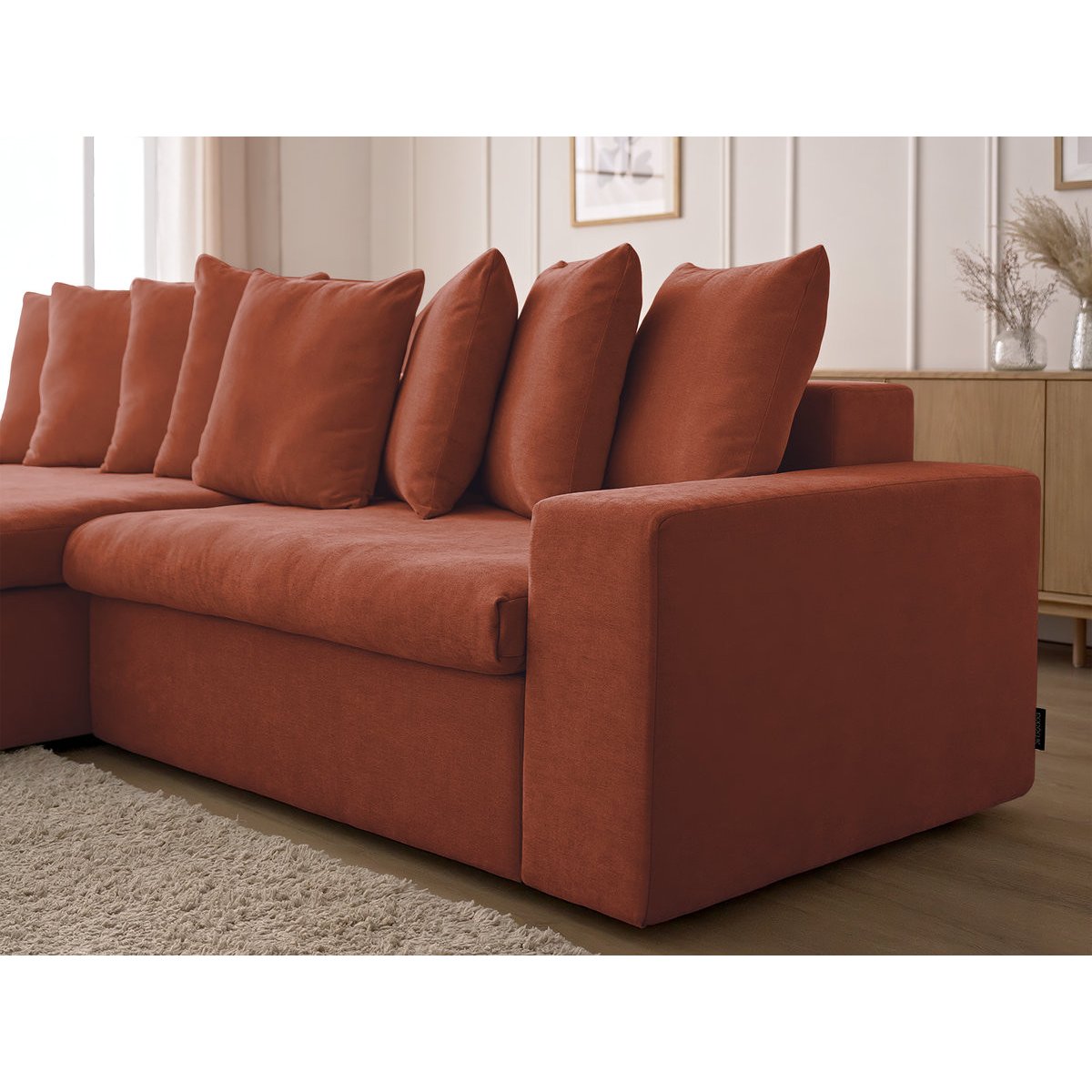 Canapé d'angle fixe 3 places en tissu lisse avec pouf, ENORE rouge, BOBOCHIC