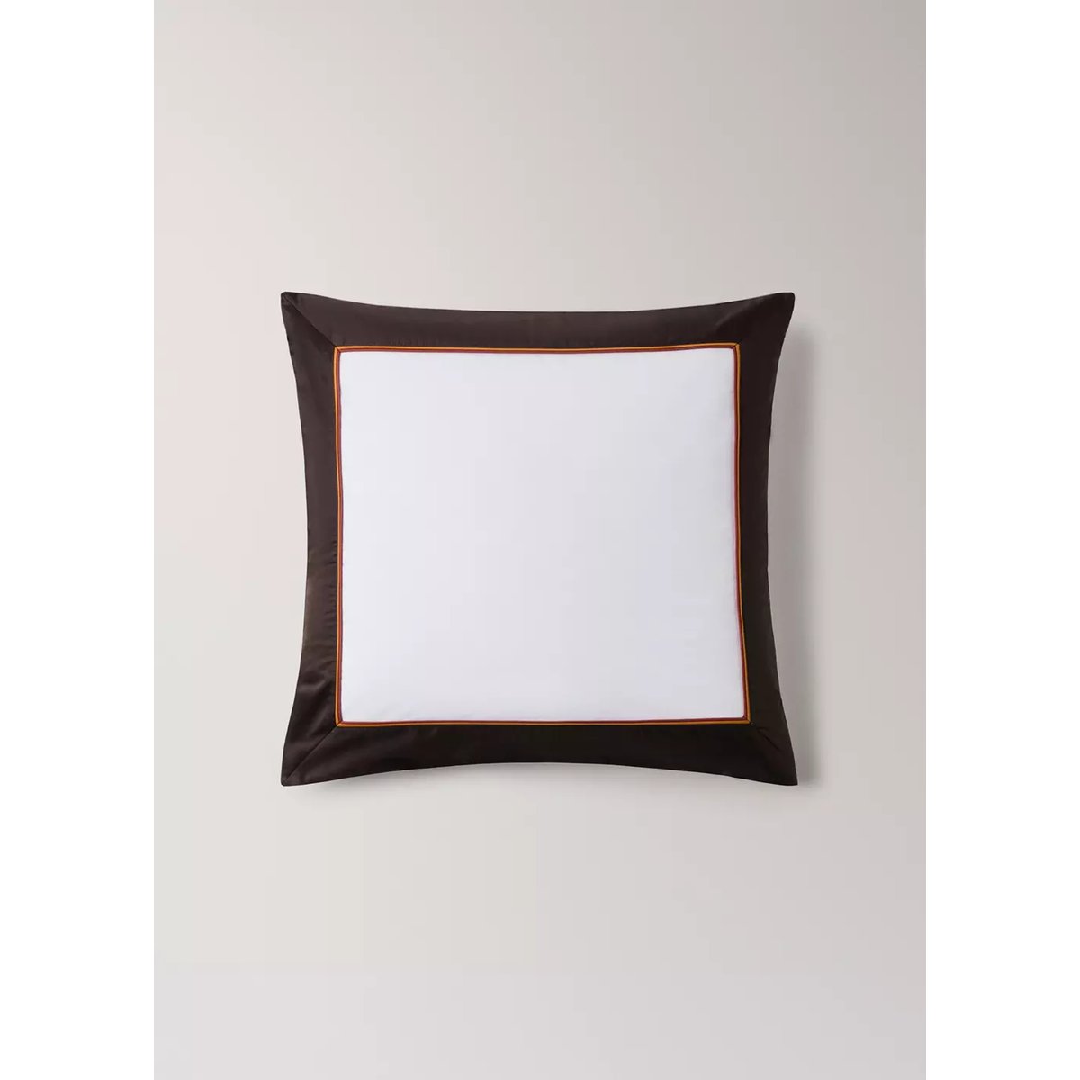 Deux taies d'oreiller en coton avec bordure en satin et passepoil contrasté, 60 x 60 cm écru, MANGO HOME
