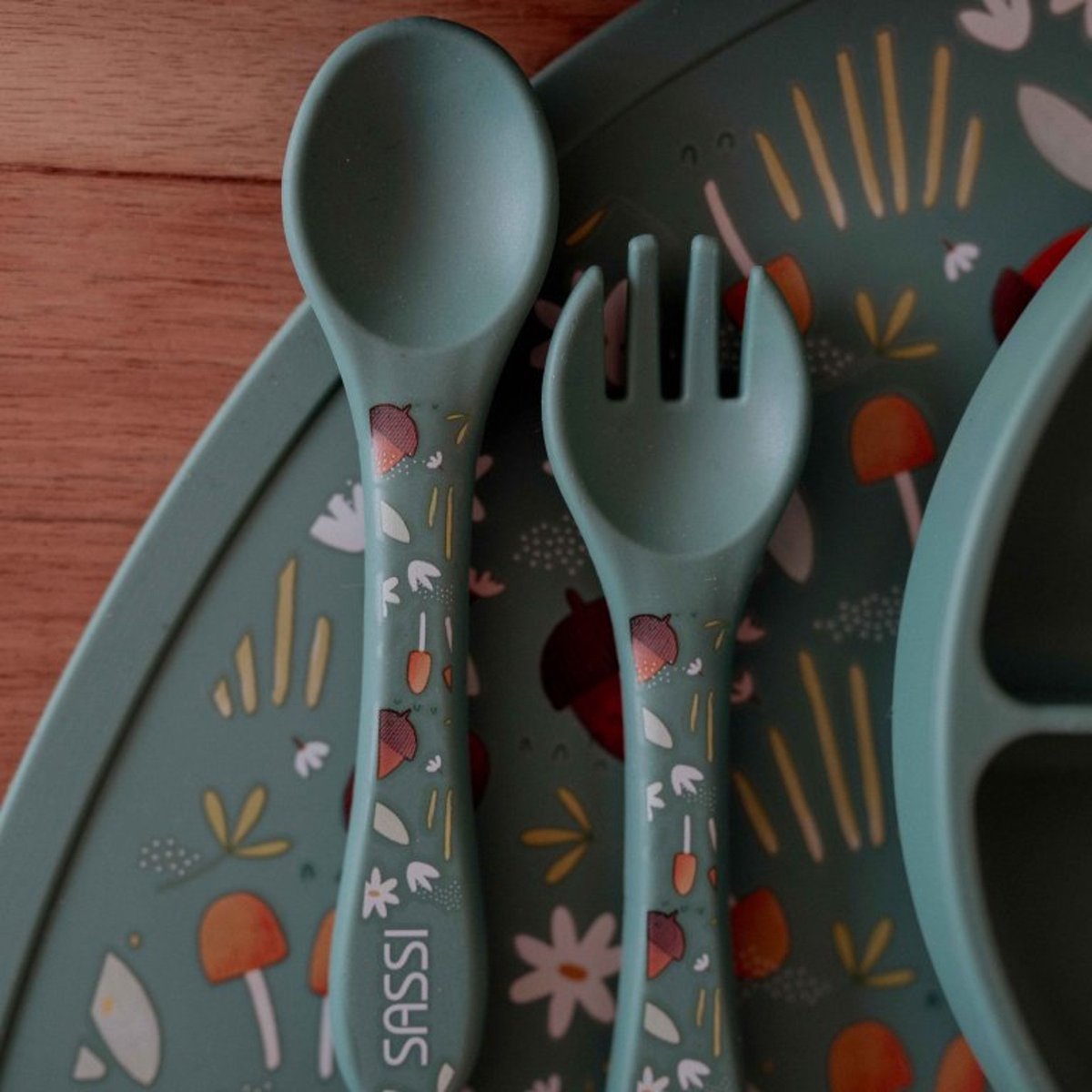 Set fourchette et cuillère en silicone ANIMAUX vert paon, SASSI