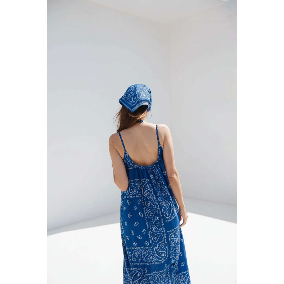 Robe longue fluide bandana bandana bleu, WE ARE JOLIES