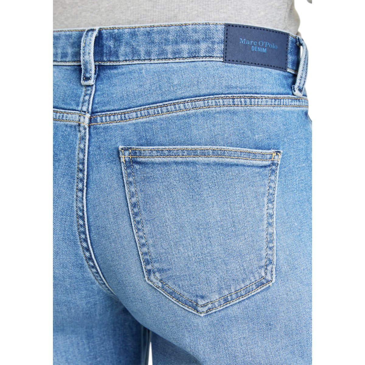 Jeans modèle Josina bootcut kick flare en Organic Cotton Stretch bleu moyen, MARC O’POLO DENIM
