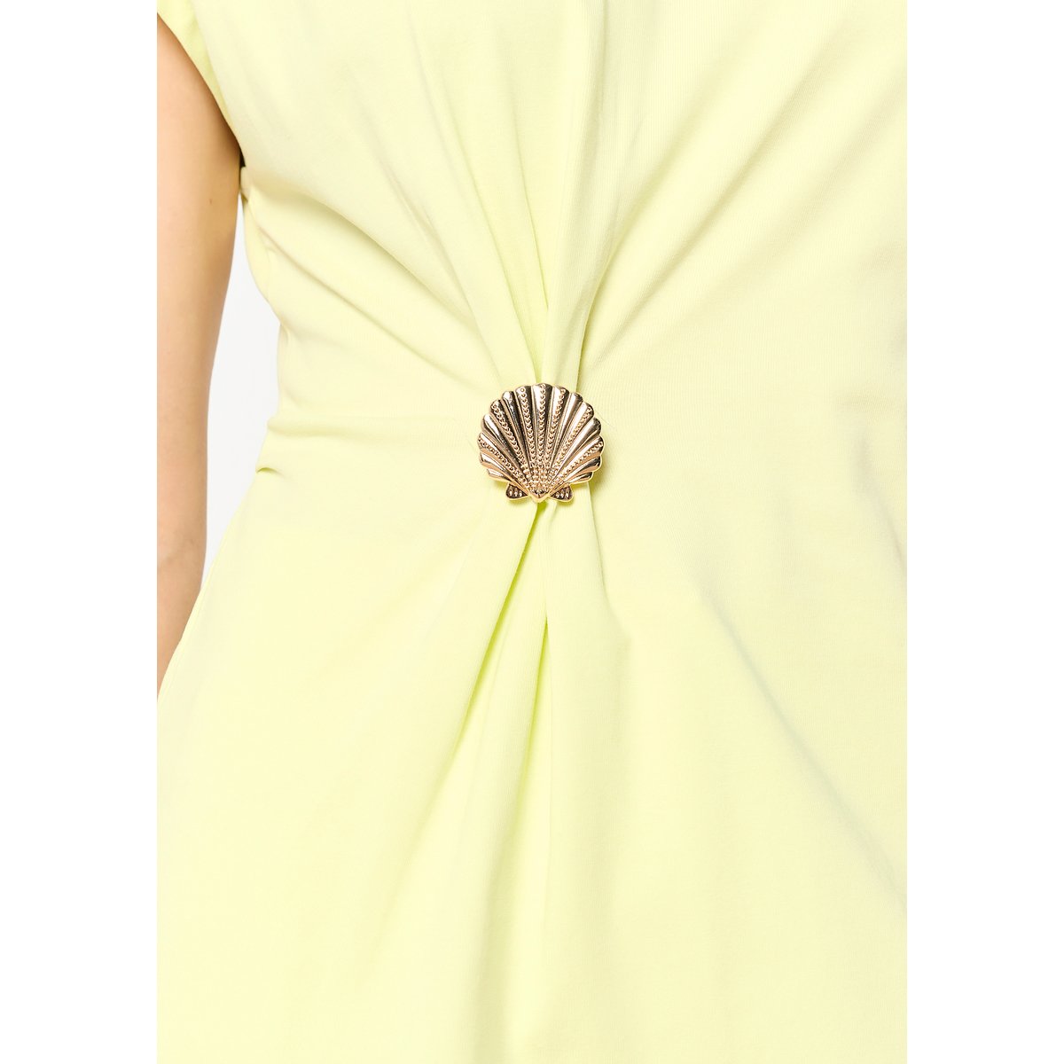 T-shirt détail broche jaune pastel, LOLALIZA