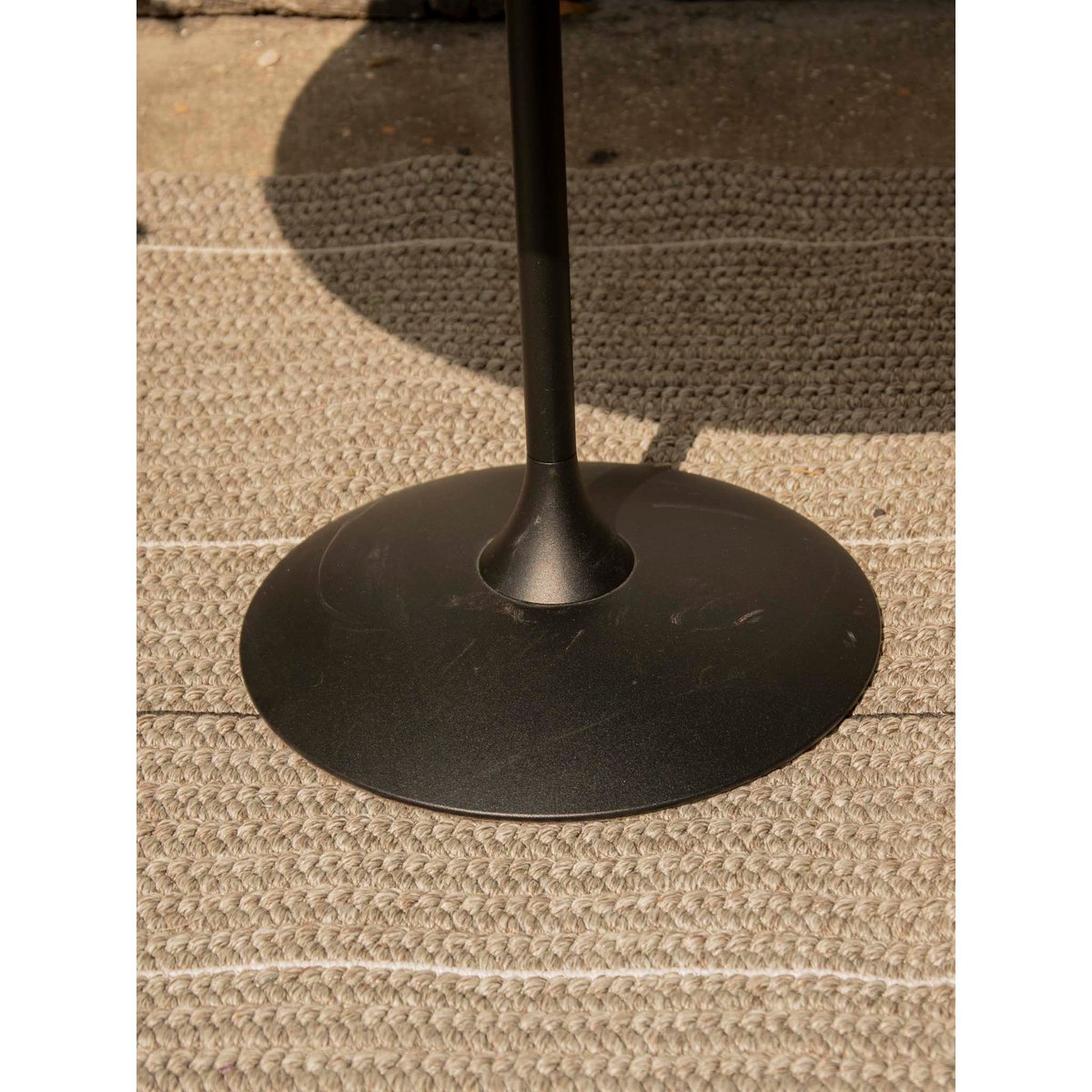 Table basse Tulip de Sovet Donna N°1097 - Bon état noir, DEBONGOUT