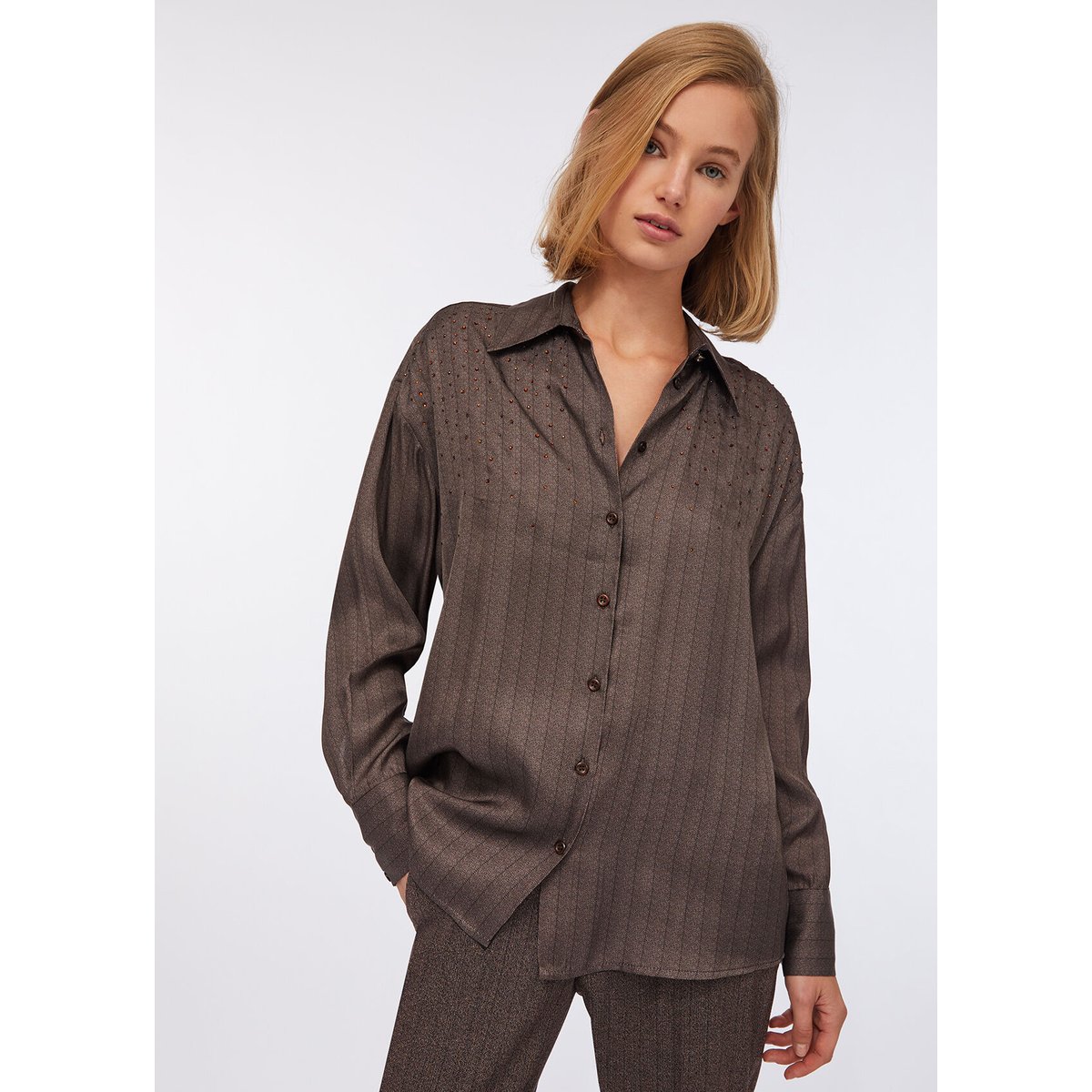 Chemise en satin avec strass marron foncé, LIU JO