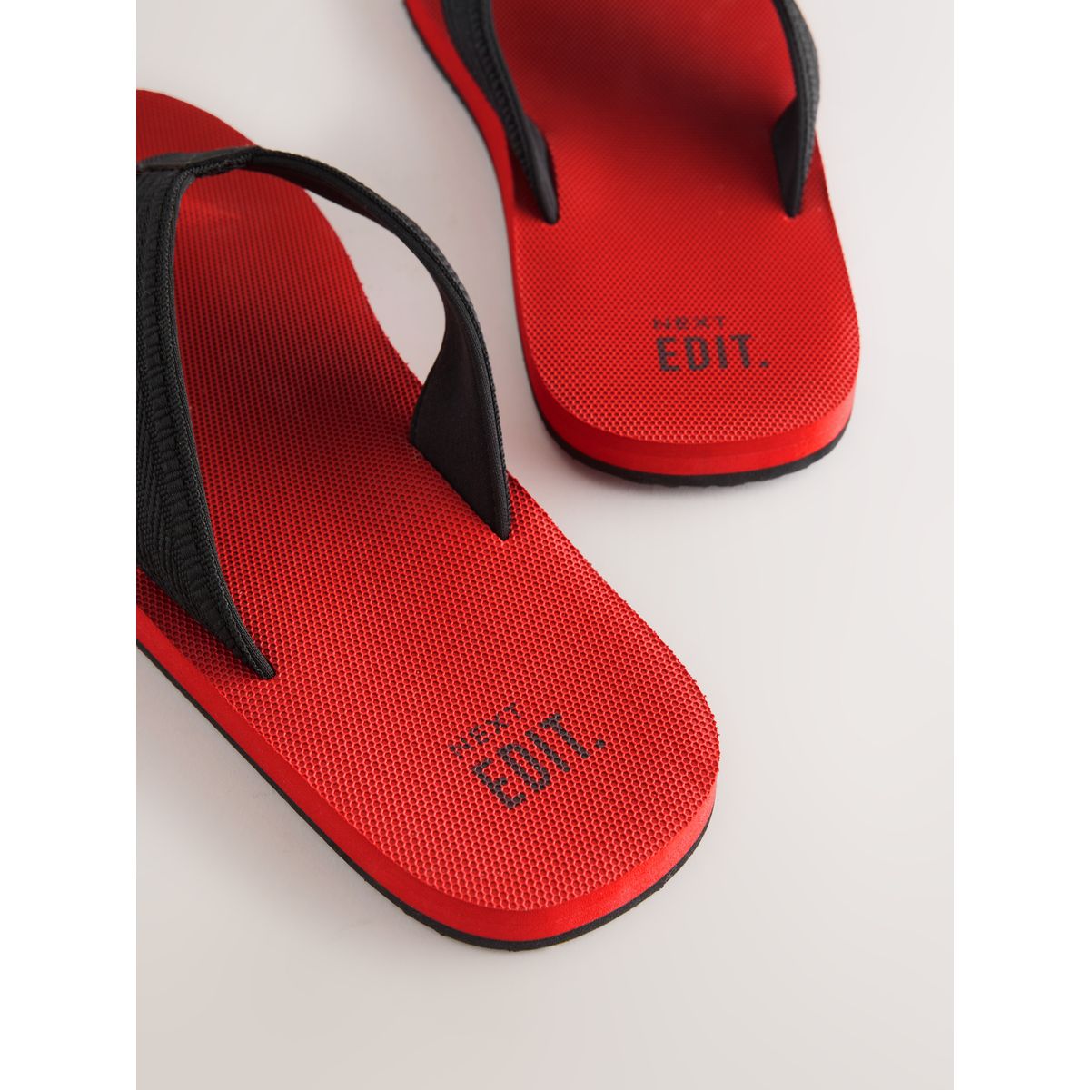 Tongs edit rouge, NEXT
