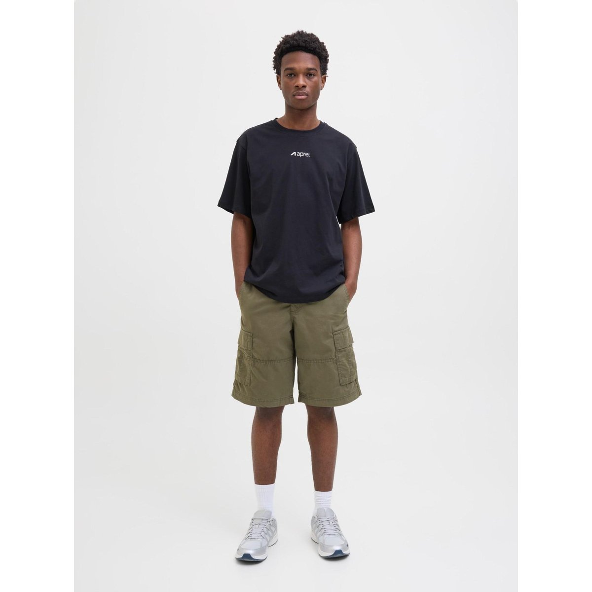 Short Cargo olive night, aprel