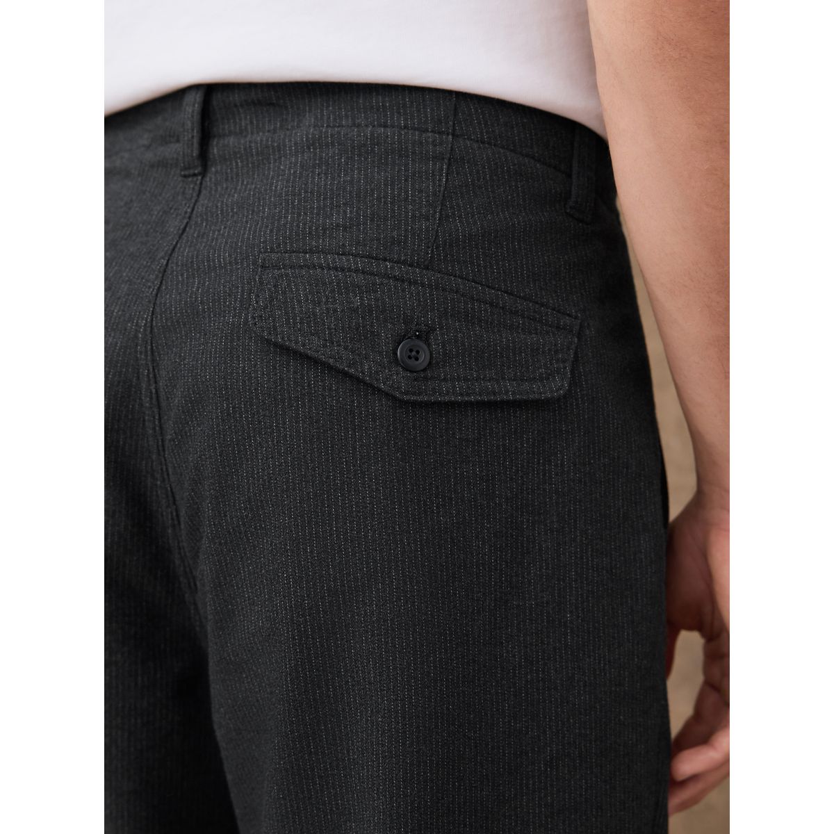 Pantalon rayé en majoritaire gris anthracite, NEXT