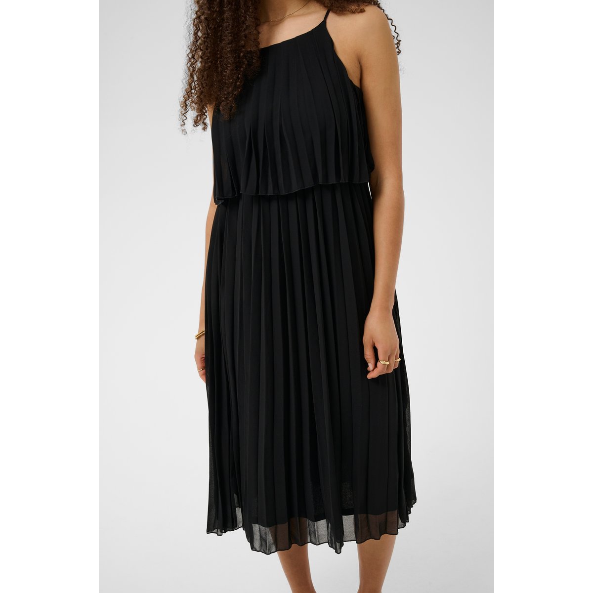 Robe noir pitch black, CREAM