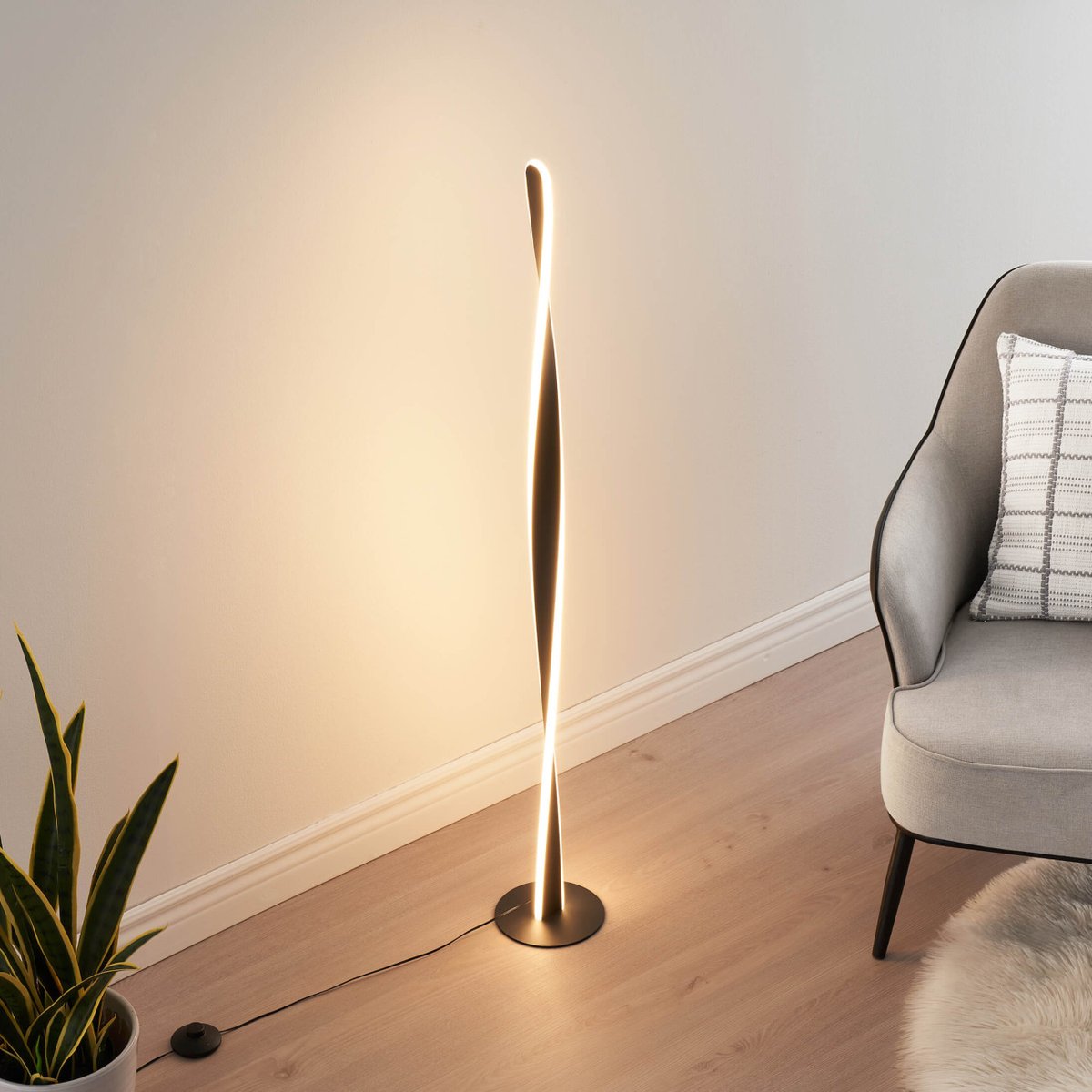 Lampadaire Design avec Torsade Unique – MAZEN noir, KOSILUM