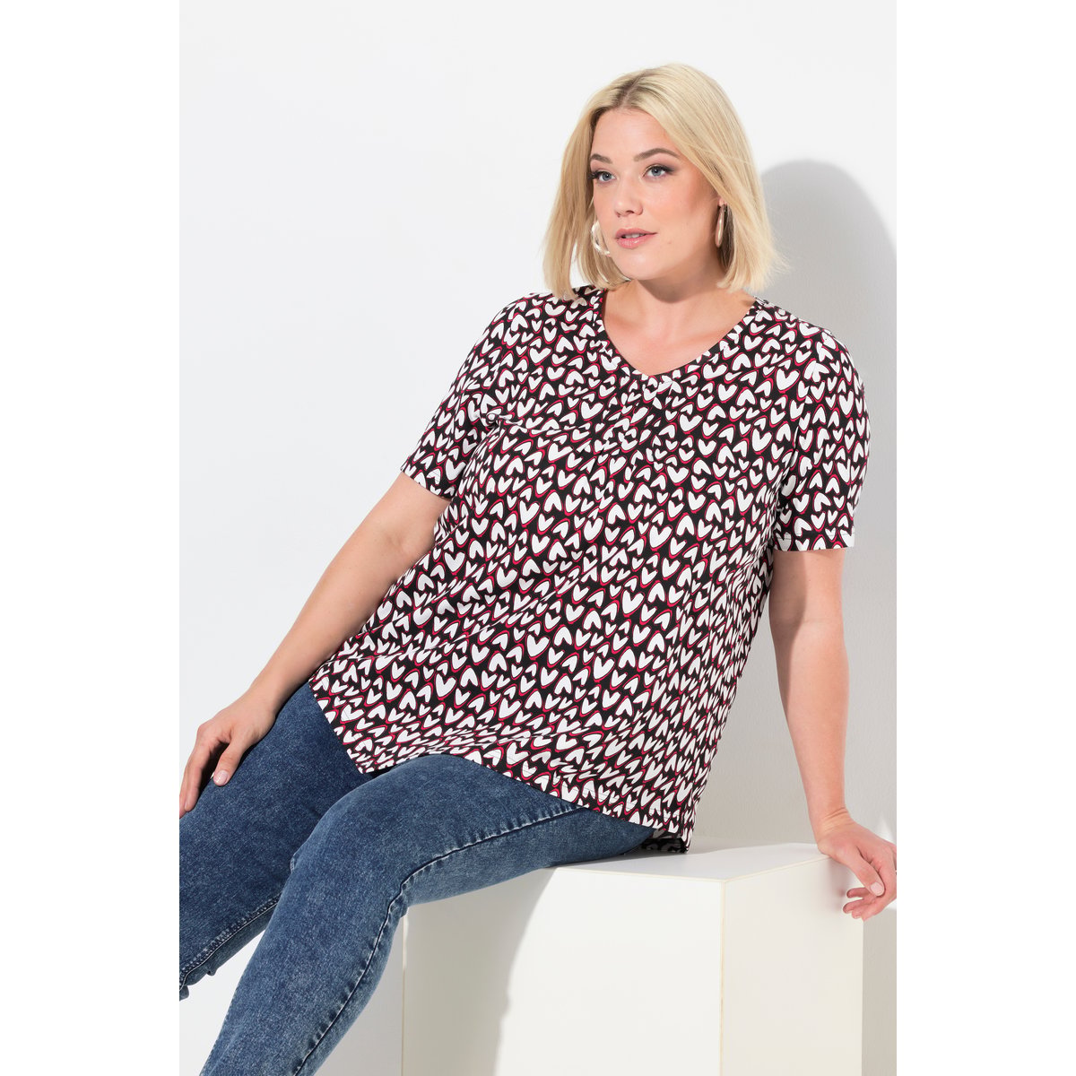 T-shirt imprimé petits cœurs, base en pointe noir, ULLA POPKEN
