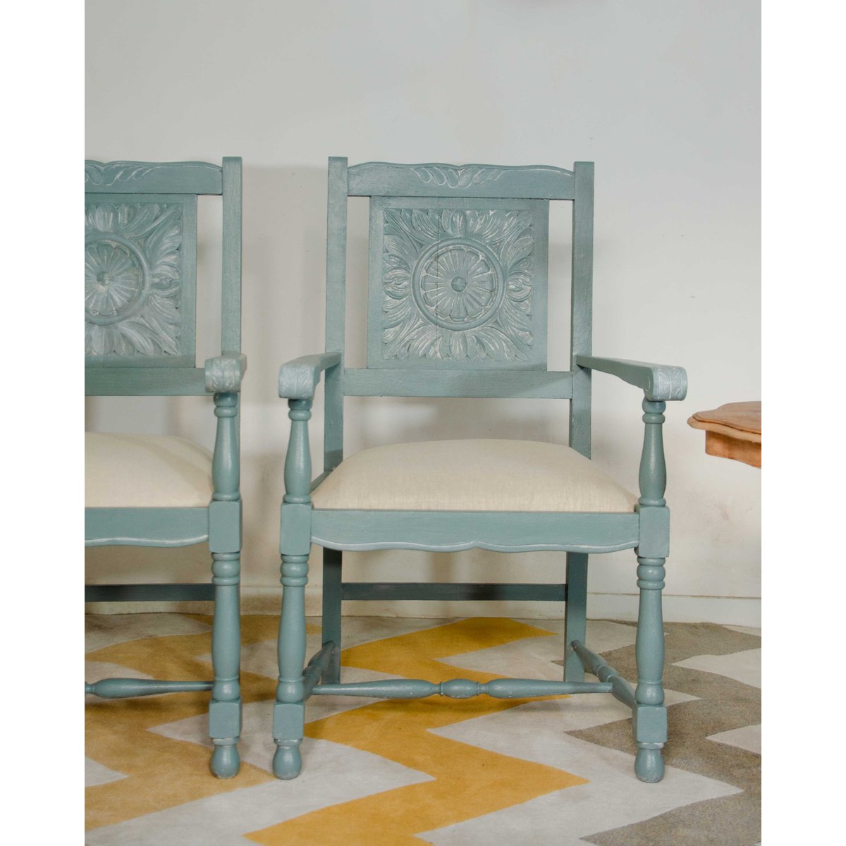 Paire de fauteuils en bois Ernest N°1569 - Bon état gris, DEBONGOUT