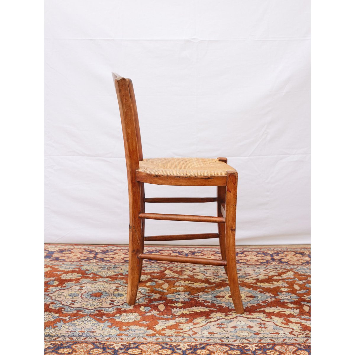 Paire de chaises en bois vintage Claude N°1439 - Bon état bois clair, DEBONGOUT