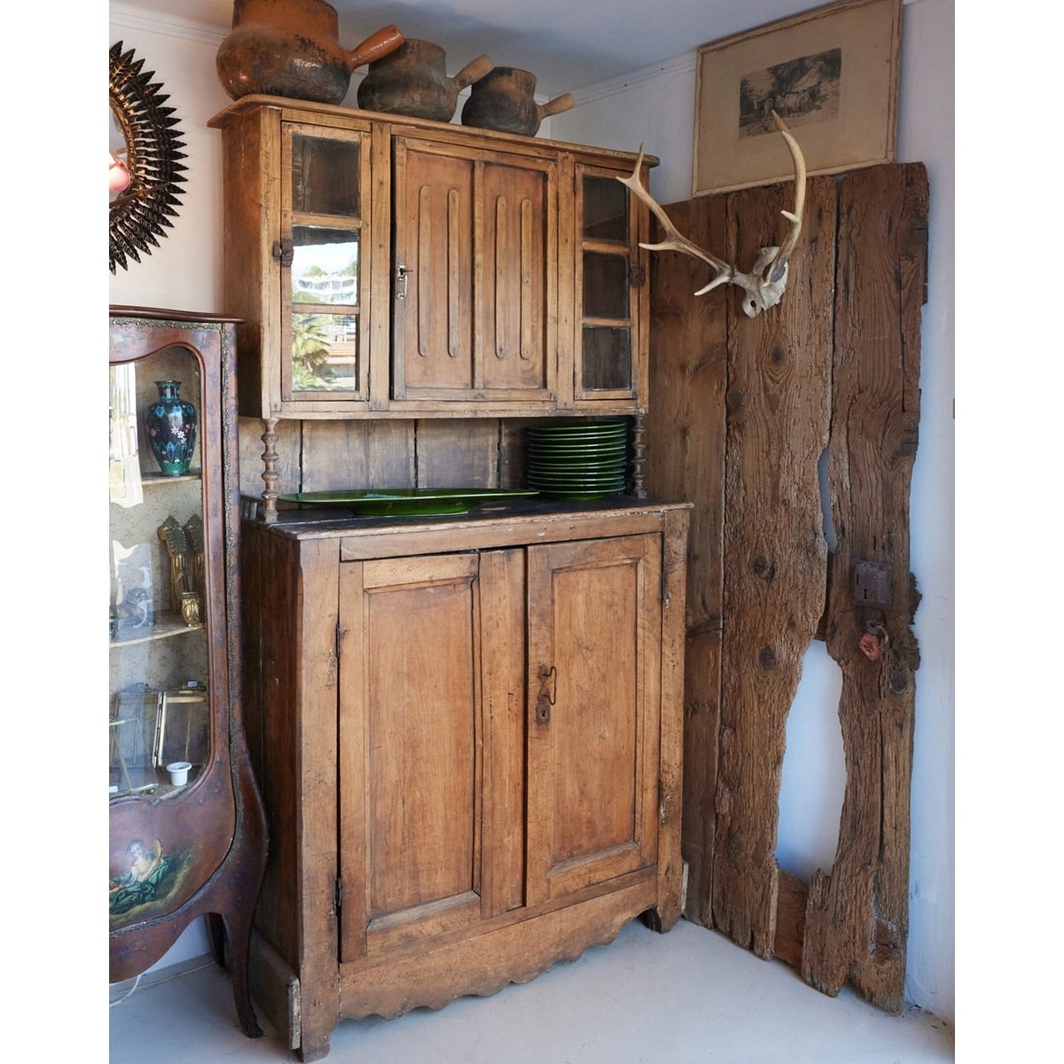 Grand vaisselier en bois brut Maximilien N°413 - Bon état bois foncé, DEBONGOUT