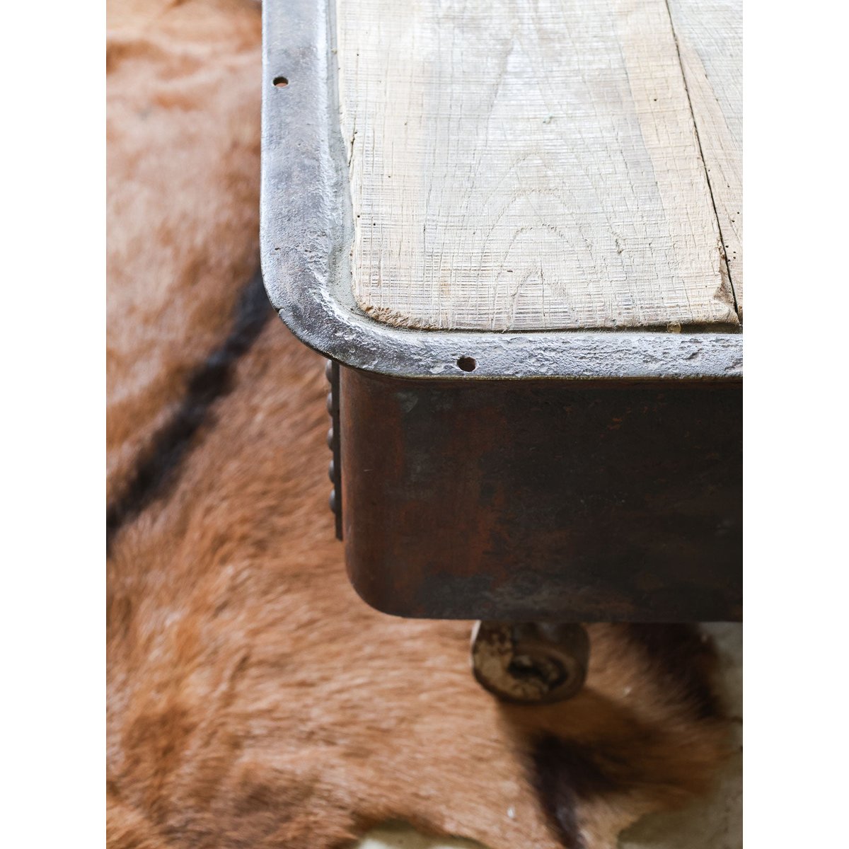 Table basse industrielle en bois Léonie N°433 - Bon état bois clair, DEBONGOUT