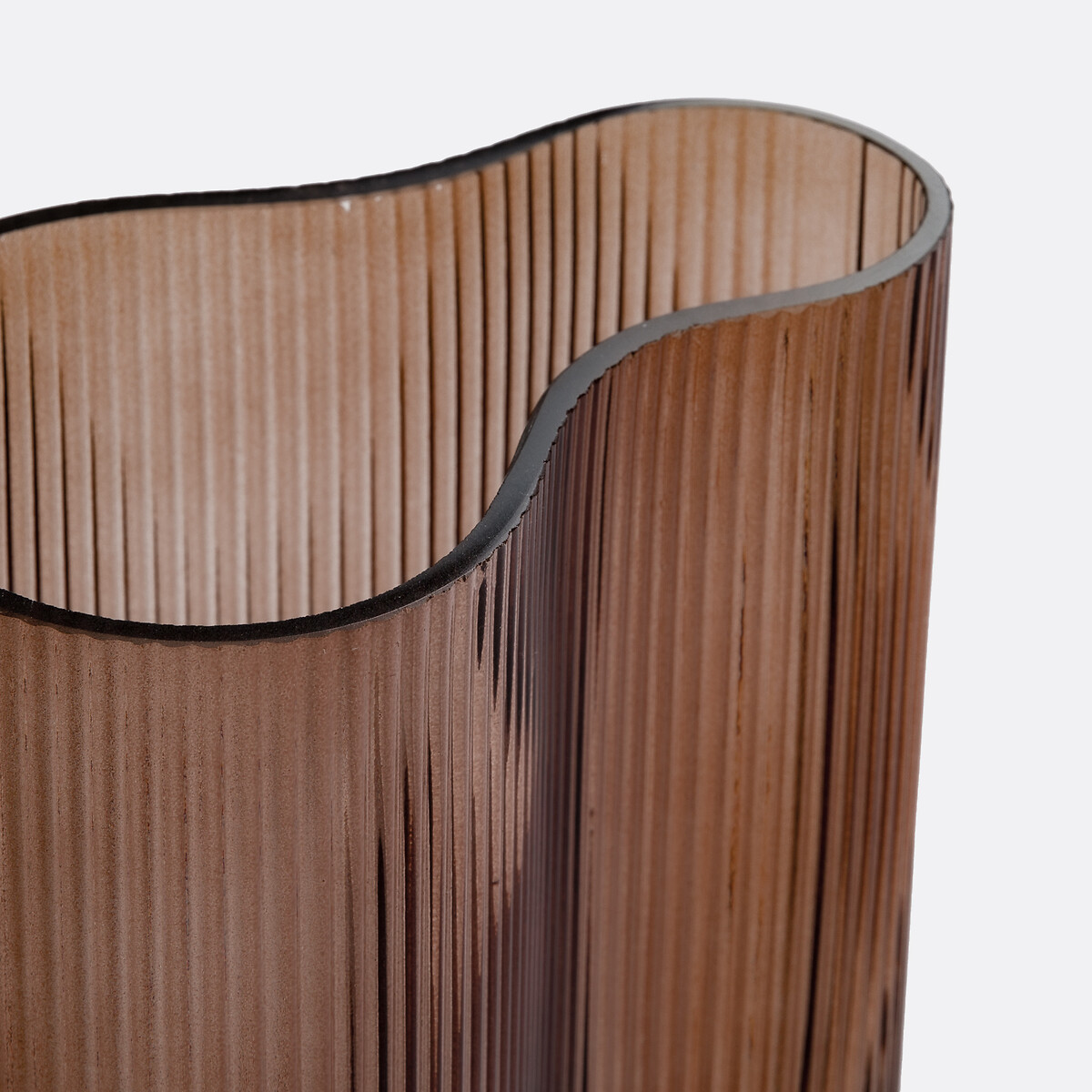 Anija 21cm High Ribbed Smoked Glass Vase amber, LA REDOUTE INTERIEURS