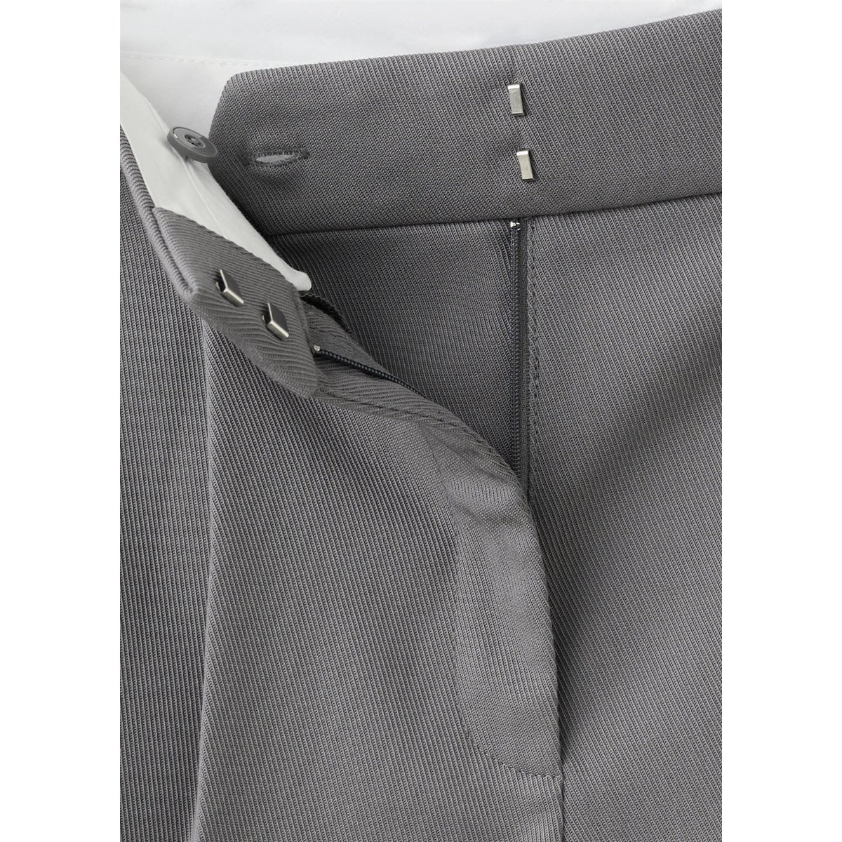 Short droit à pinces gris, MANGO