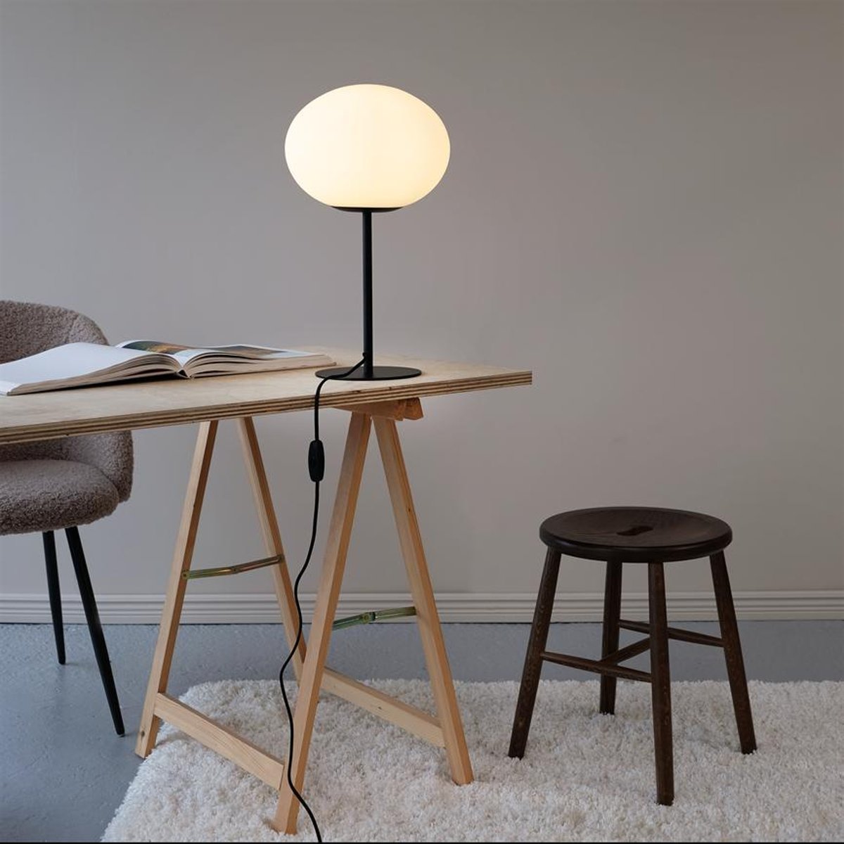 Lampe à poser en Métal / verre PRINCESS opale, DYBERG LARSEN