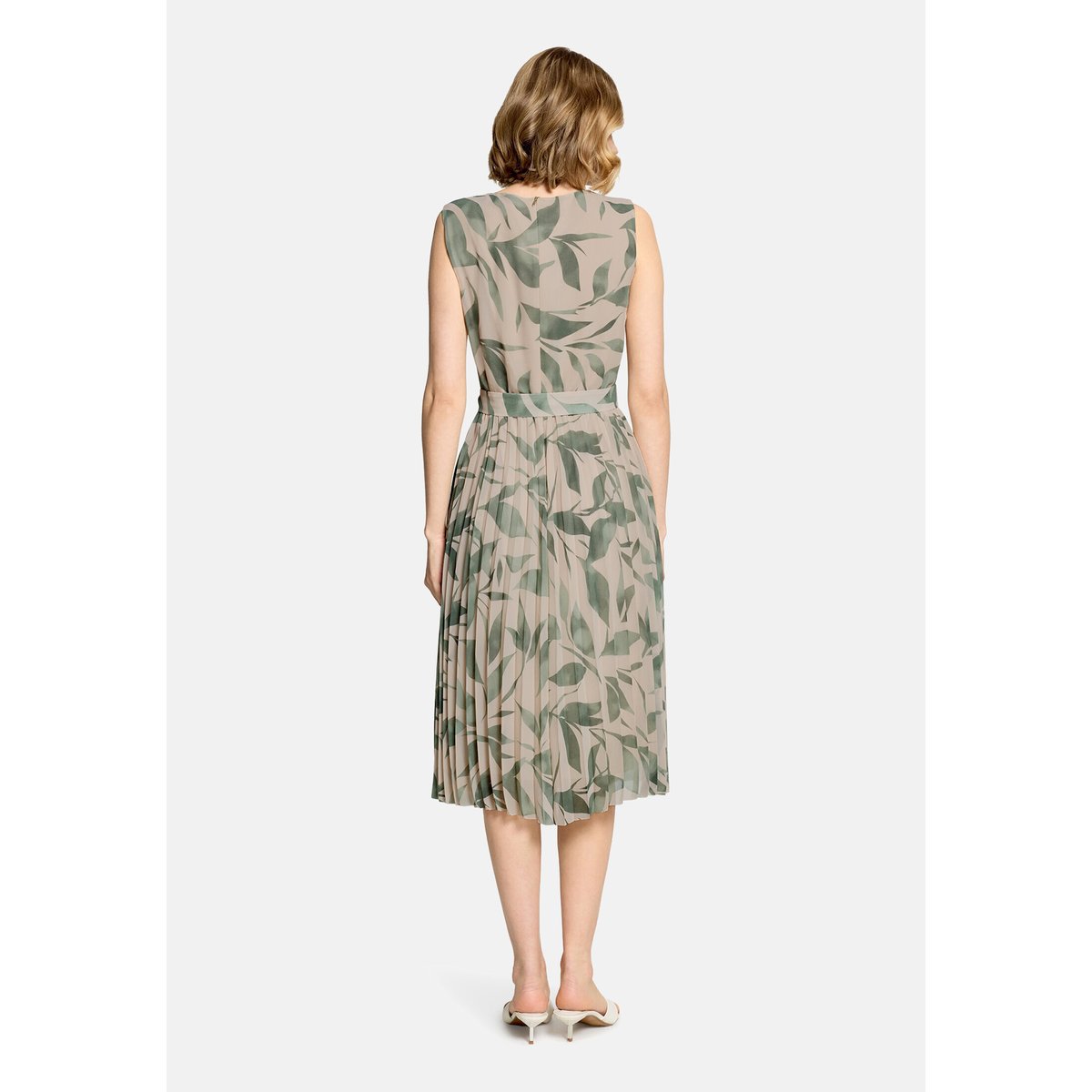 Robe en chiffon à plis nature/green, BETTY & CO