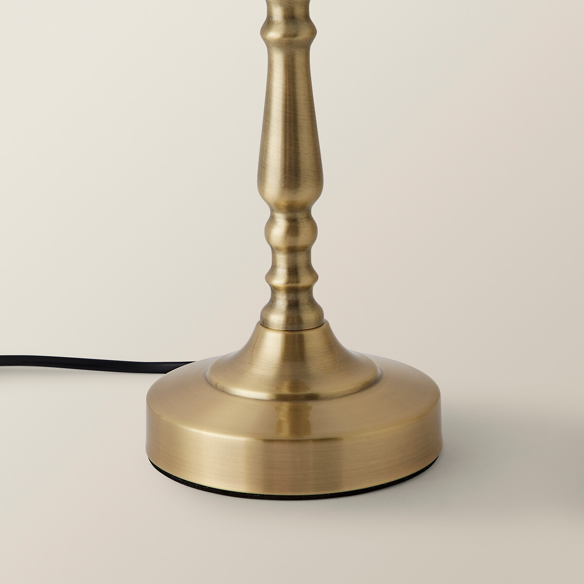 Skye Touch Table Lamp Pleated Shade brushed gold, SO'HOME
