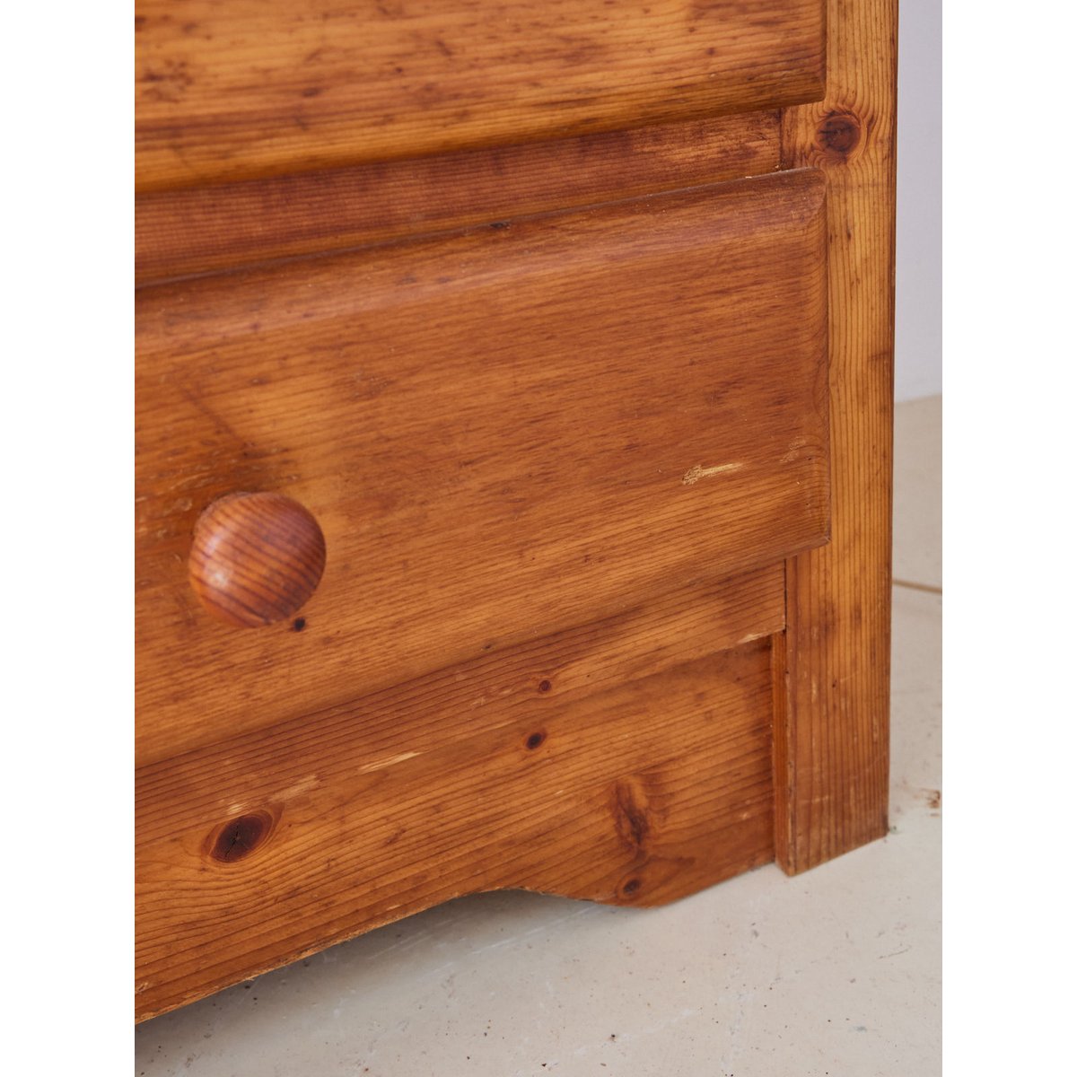 Commode en pin vintage Garance N°703 - Bon état bois clair, DEBONGOUT