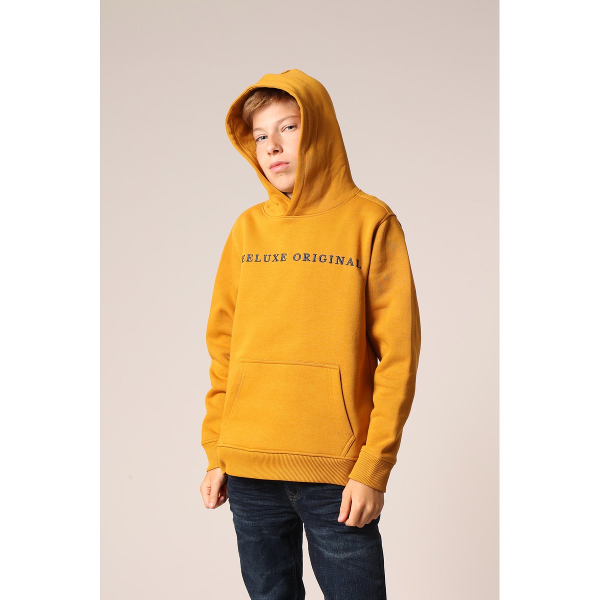 Sweat à capuche avec poche kangourou et logo brodé sur la poitrine BEN curry, DEELUXE