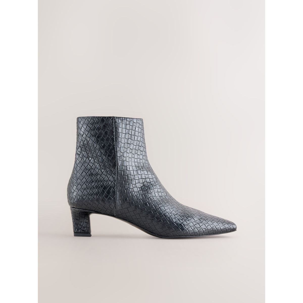 Bottines tissées à talons et bout ciselé noir, NEXT