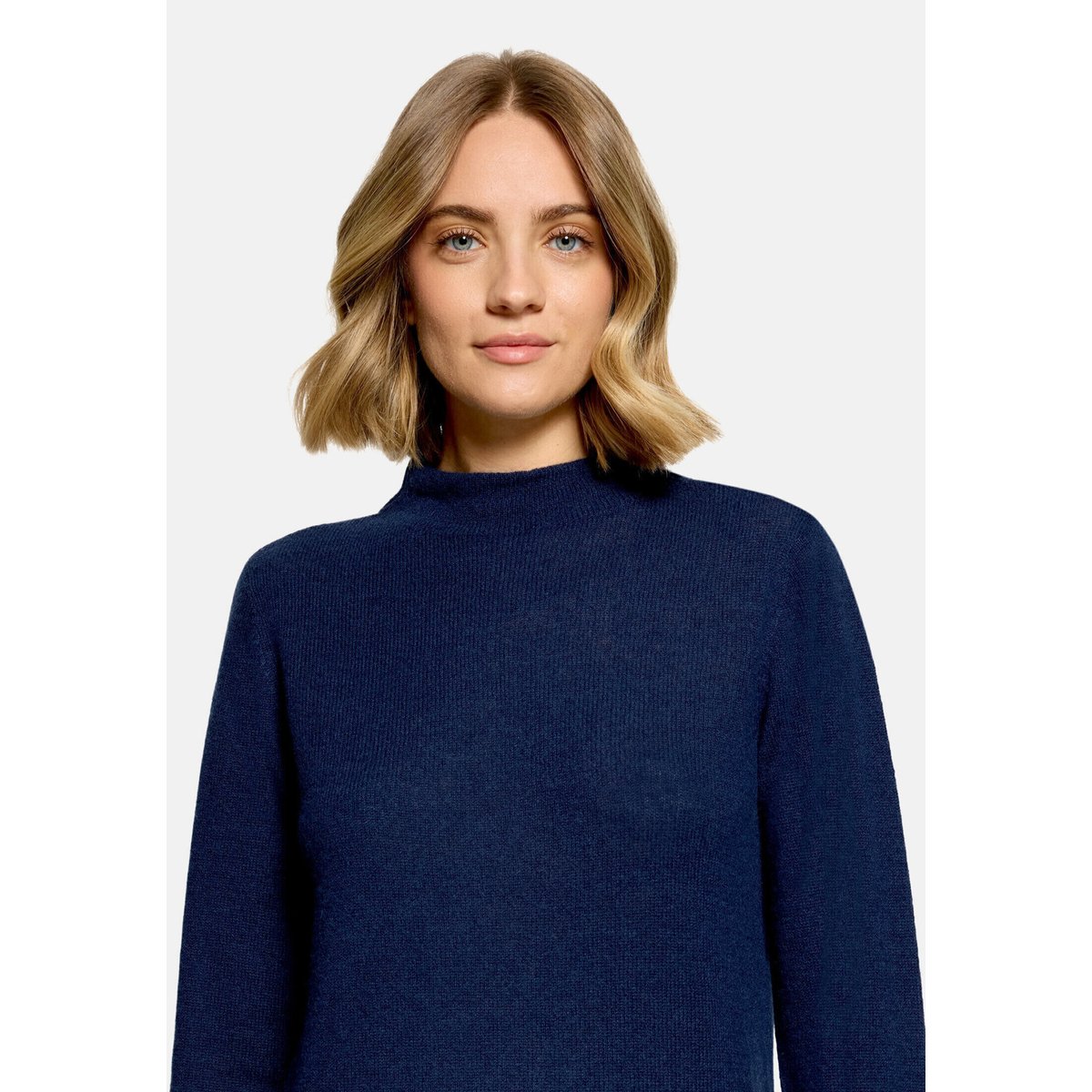 Pull en cachemire à col droit iris blue, BETTY BARCLAY