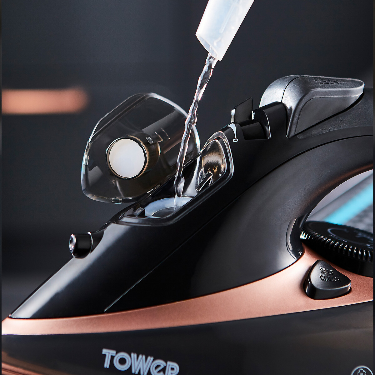 CeraGlide 3100W Iron - T22013 black, TOWER
