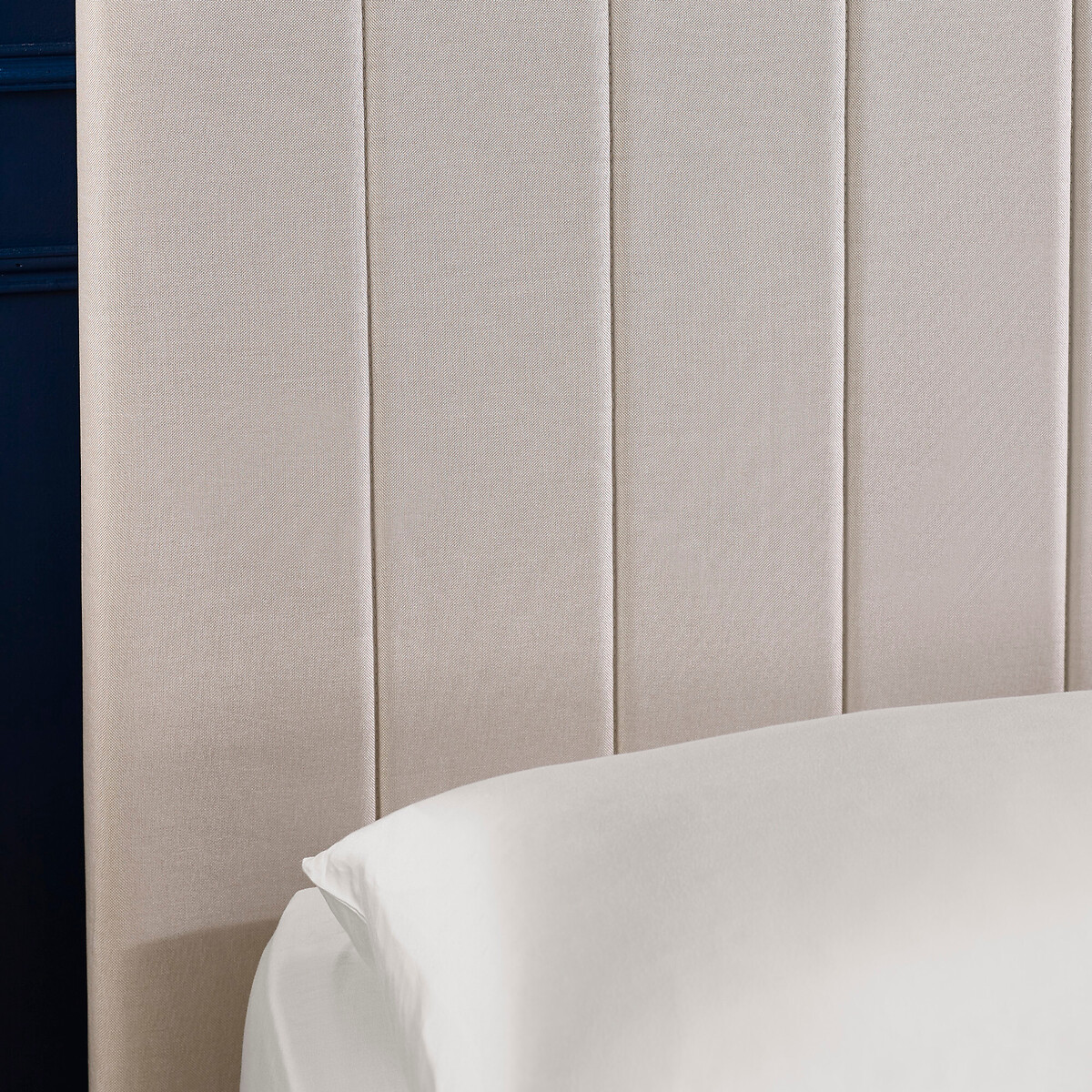 Avira Upholstered Ottoman Storage Bed oatmeal, SO'HOME