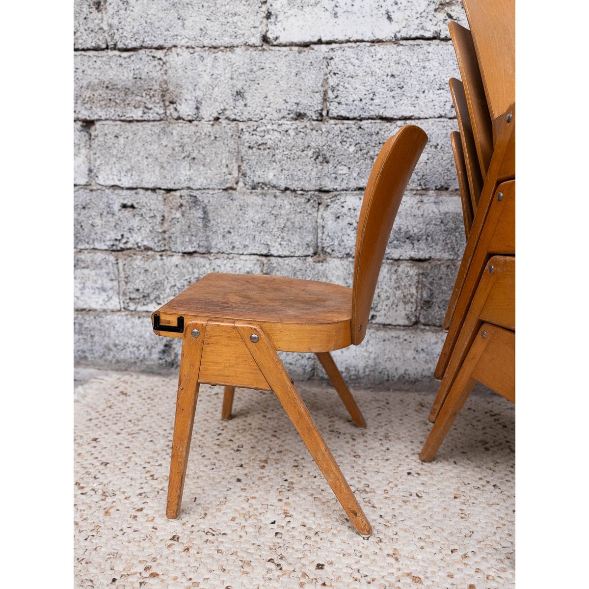 Paire de 2 chaises de design Alma N°1778 - Bon état bois clair, DEBONGOUT