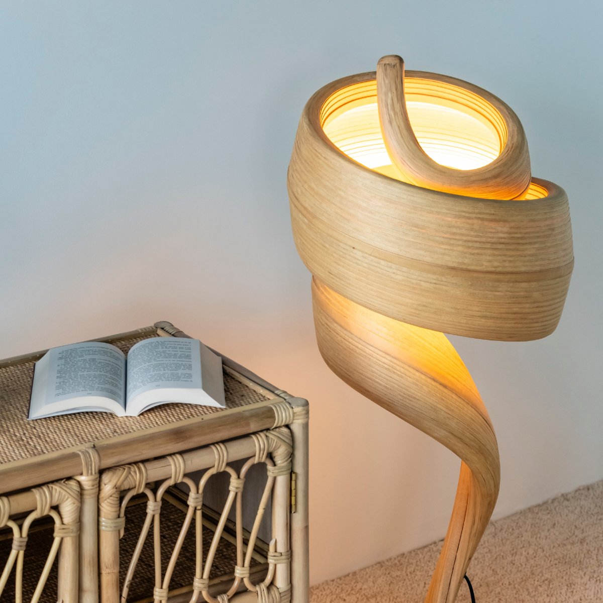 Lampe à poser en bambou et pieds en bronze TULIPE couleur unique, HYDILE