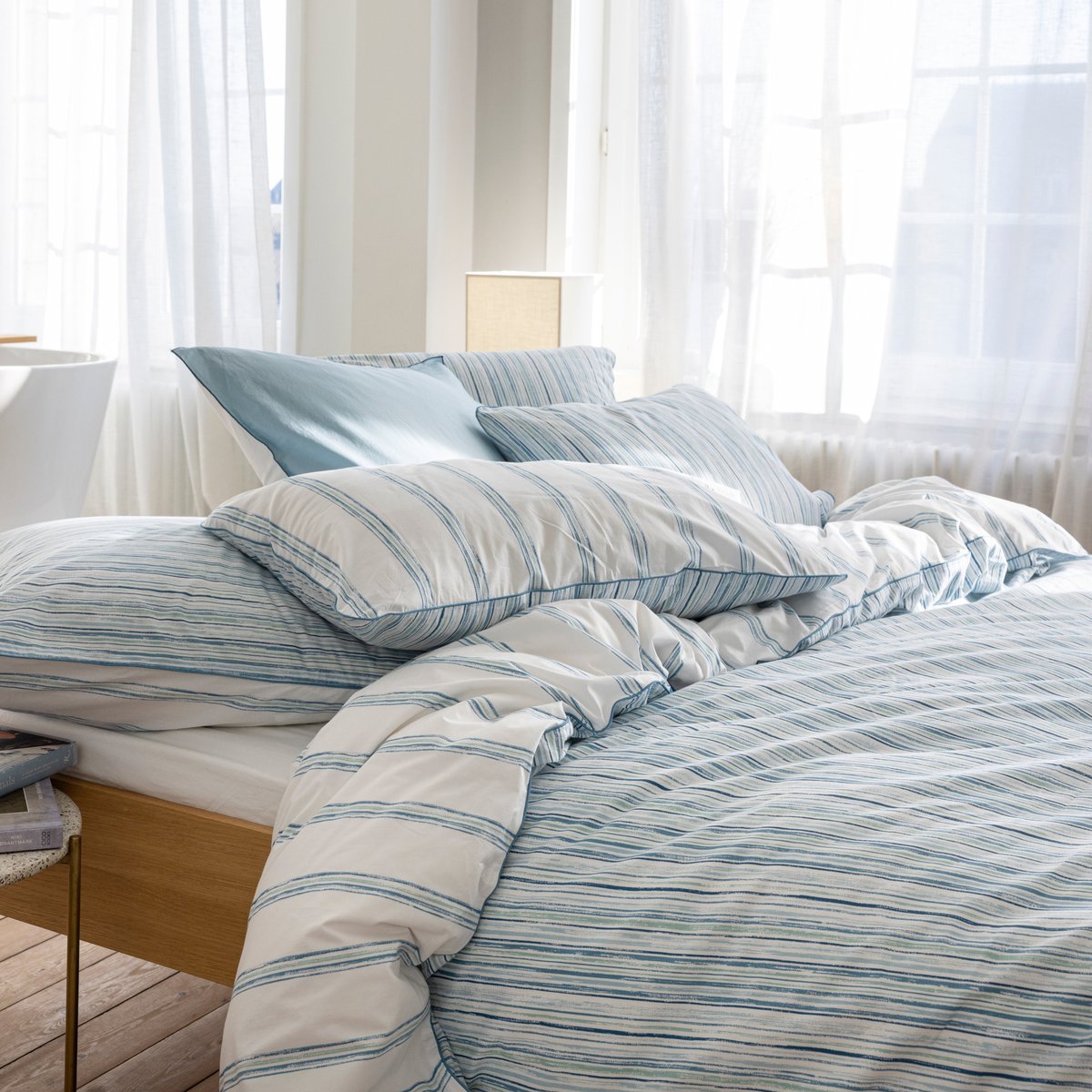 Housse de couette en percale de coton, LIGNES ÉPHÉMÈRES bleu nordique, BLANC CERISE