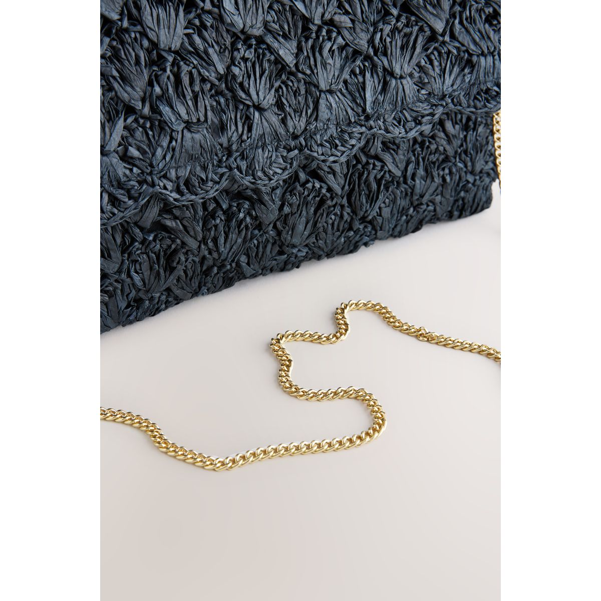 Pochette aspect paille noir, NEXT