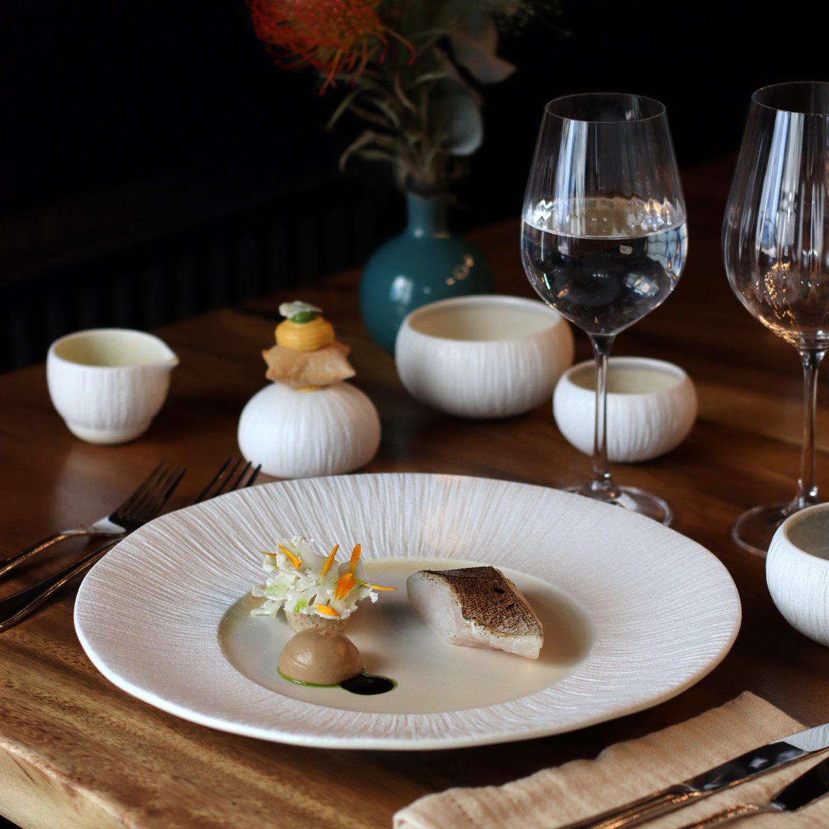 Lot de 6 assiettes plates en porcelaine 31cm, URUS beige-blanc, OGO LIVING