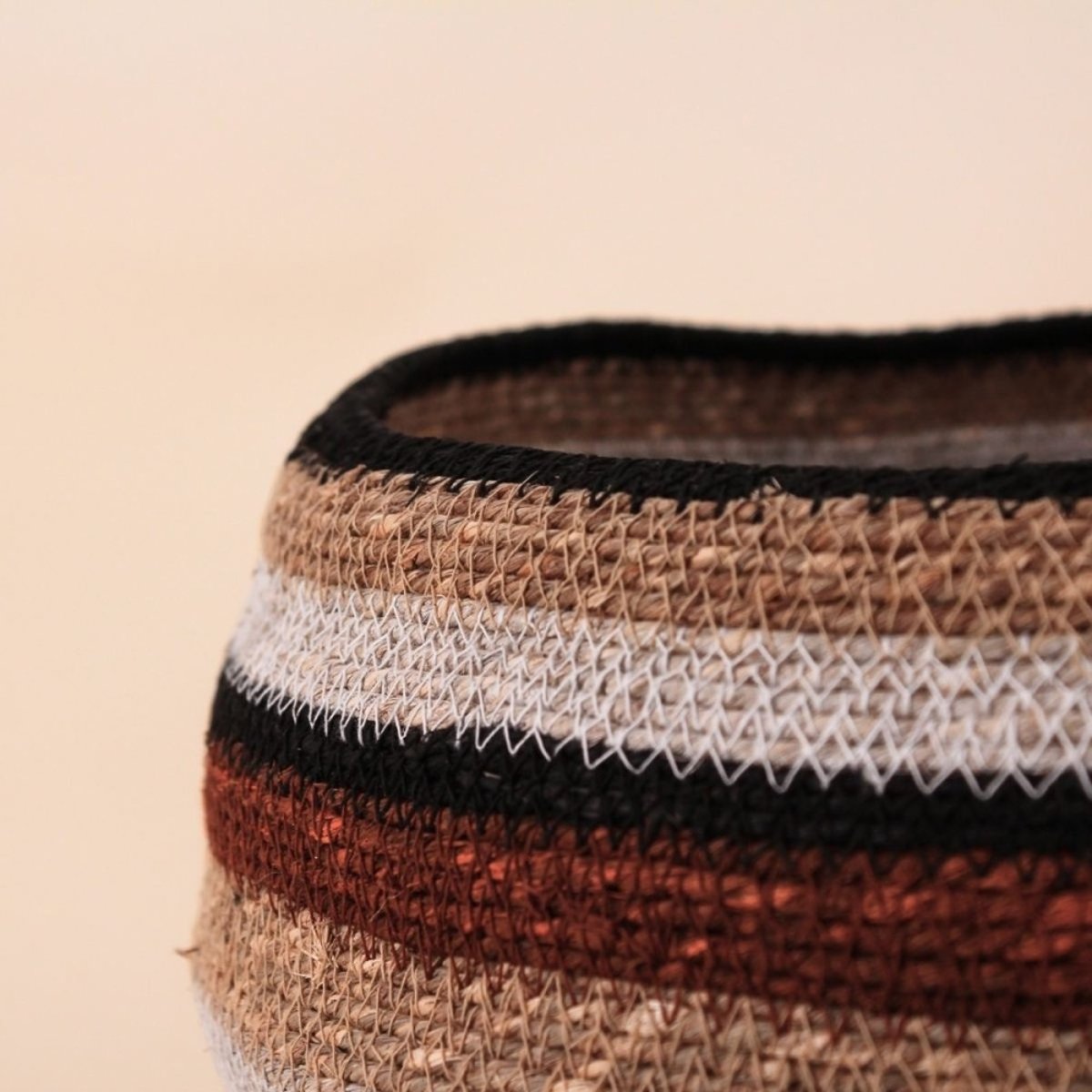 Set de 3 paniers bas rayés en herbes marines marron et beige marron, ORNAMI