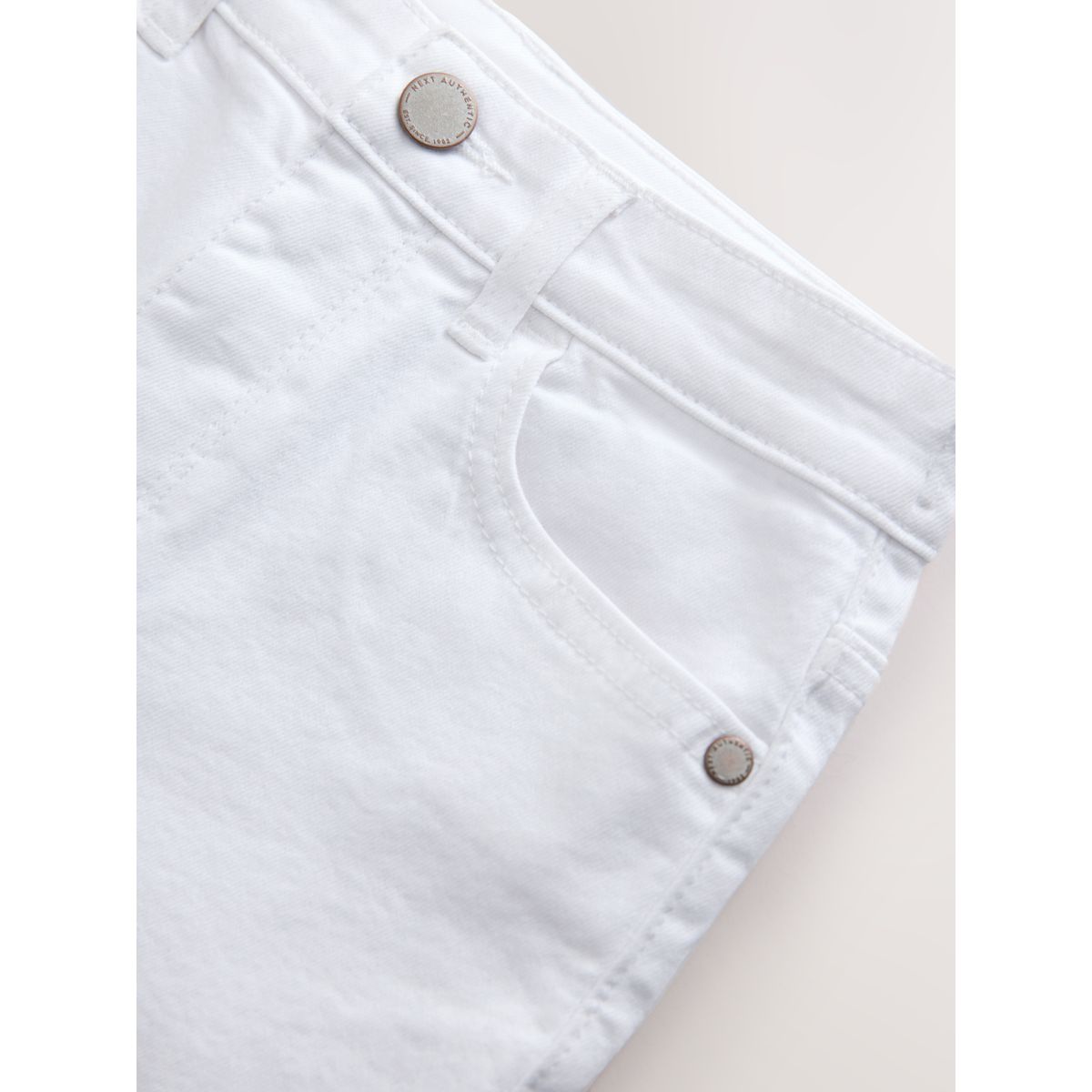Short en denim blanc, NEXT